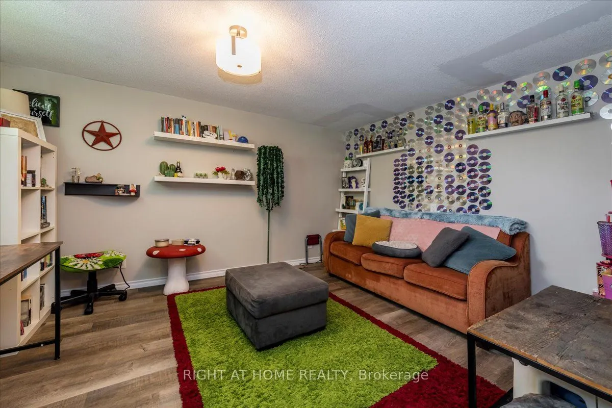 70 metro Road S