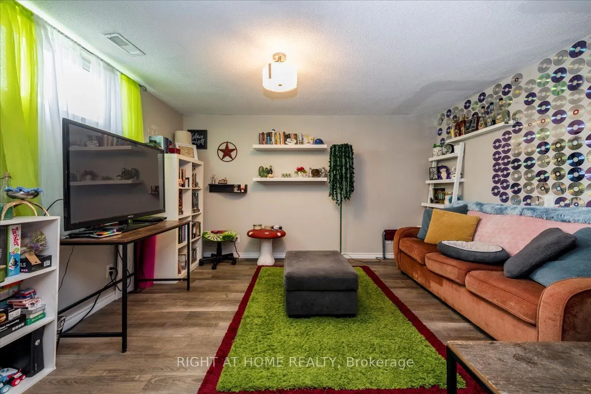 70 metro Road S