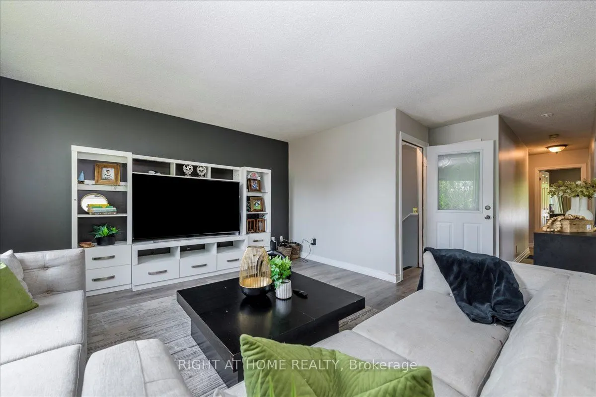 70 metro Road S