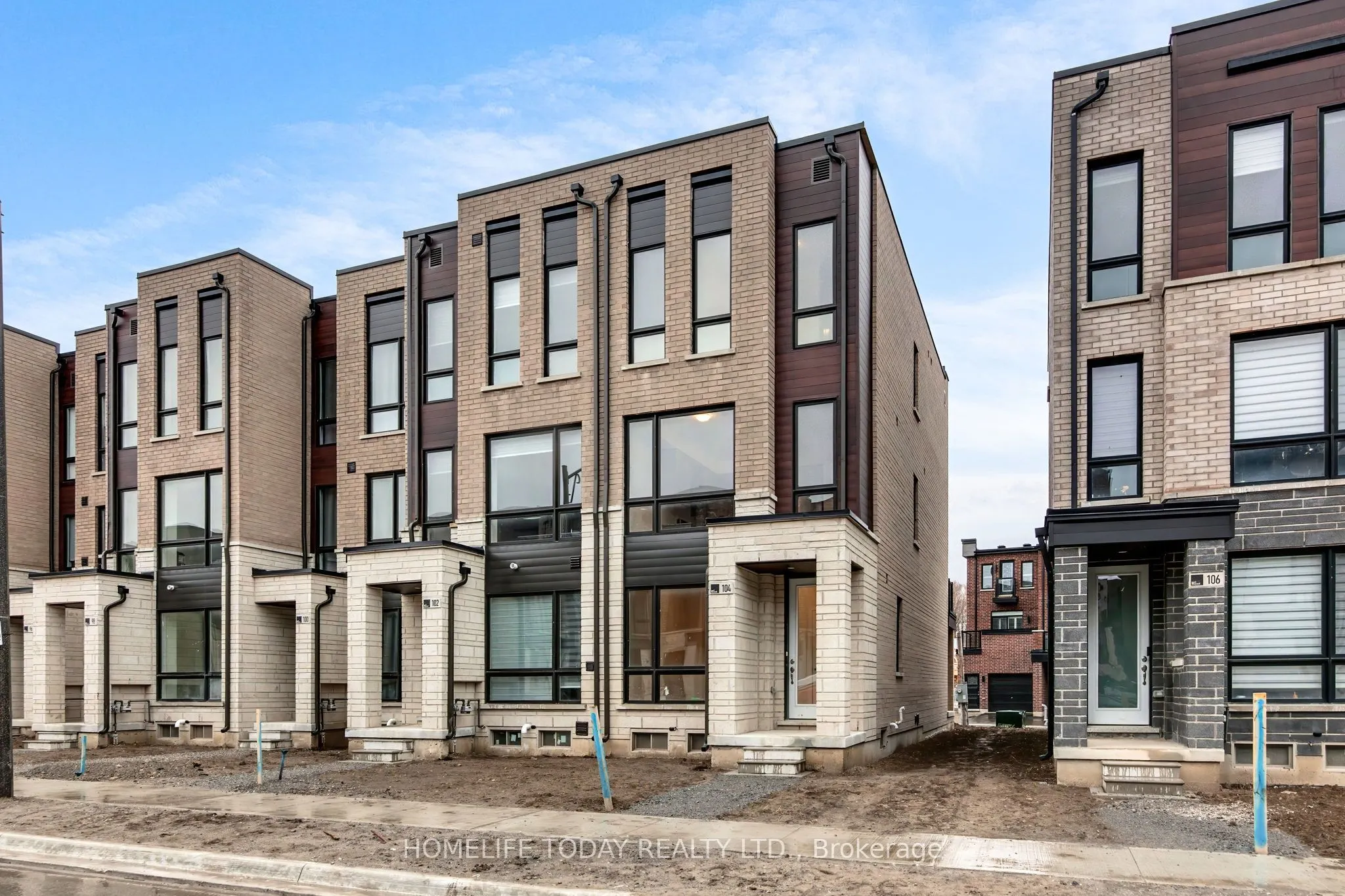 104 Stauffer Crescent