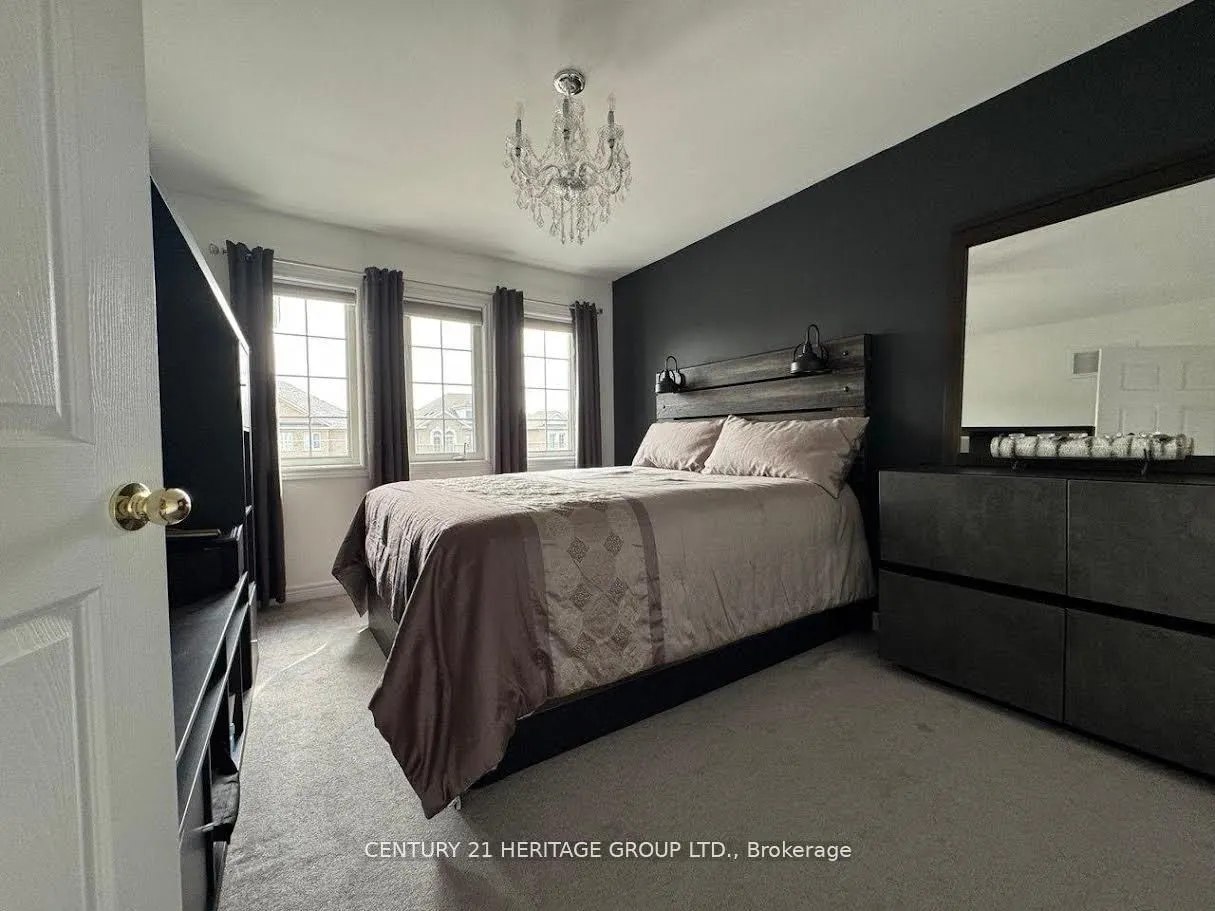 135 Black Maple Crescent, #Main