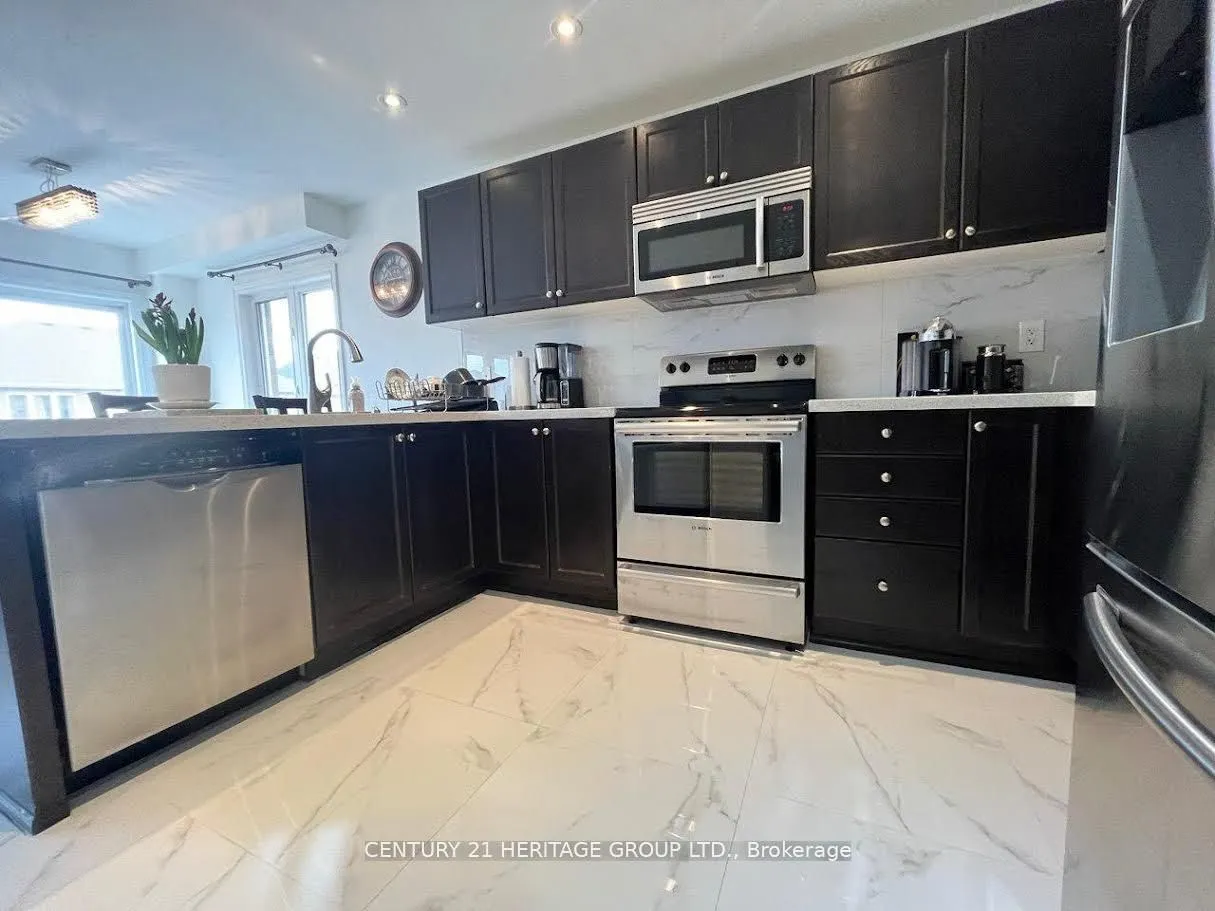 135 Black Maple Crescent, #Main