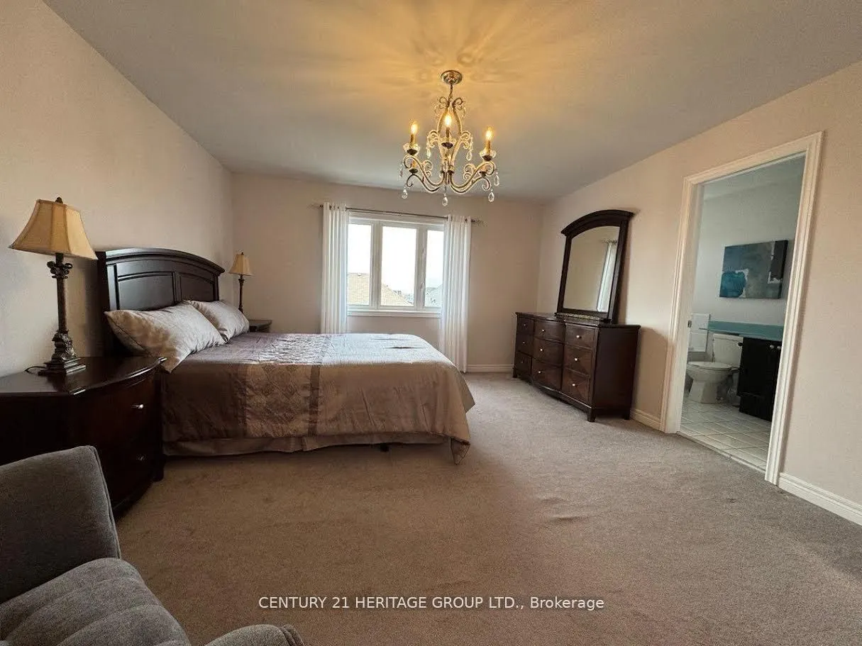 135 Black Maple Crescent, #Main