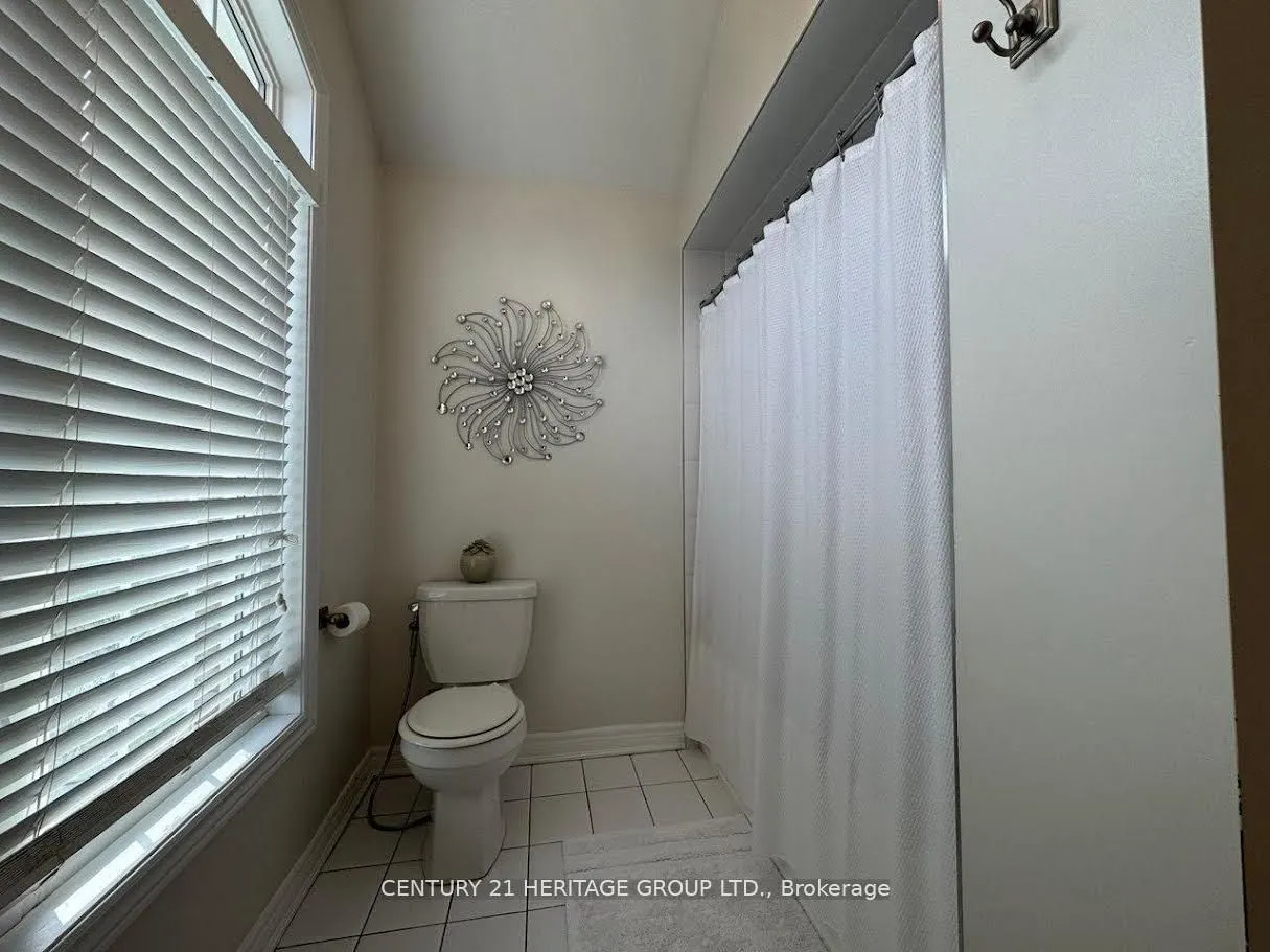 135 Black Maple Crescent, #Main