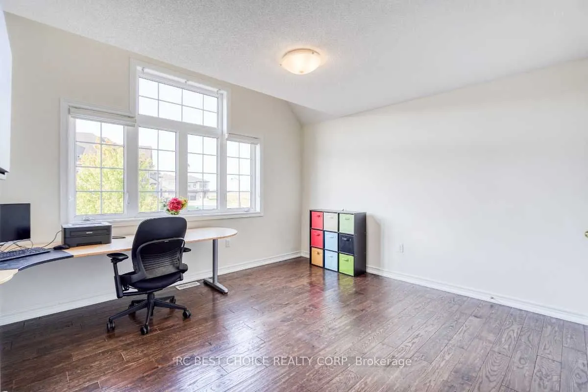 37 Bud Leggett Crescent