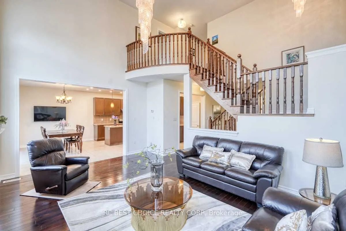 37 Bud Leggett Crescent
