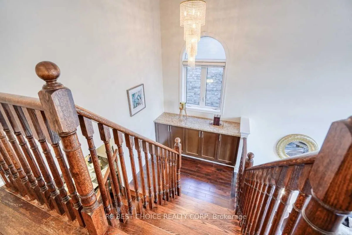 37 Bud Leggett Crescent