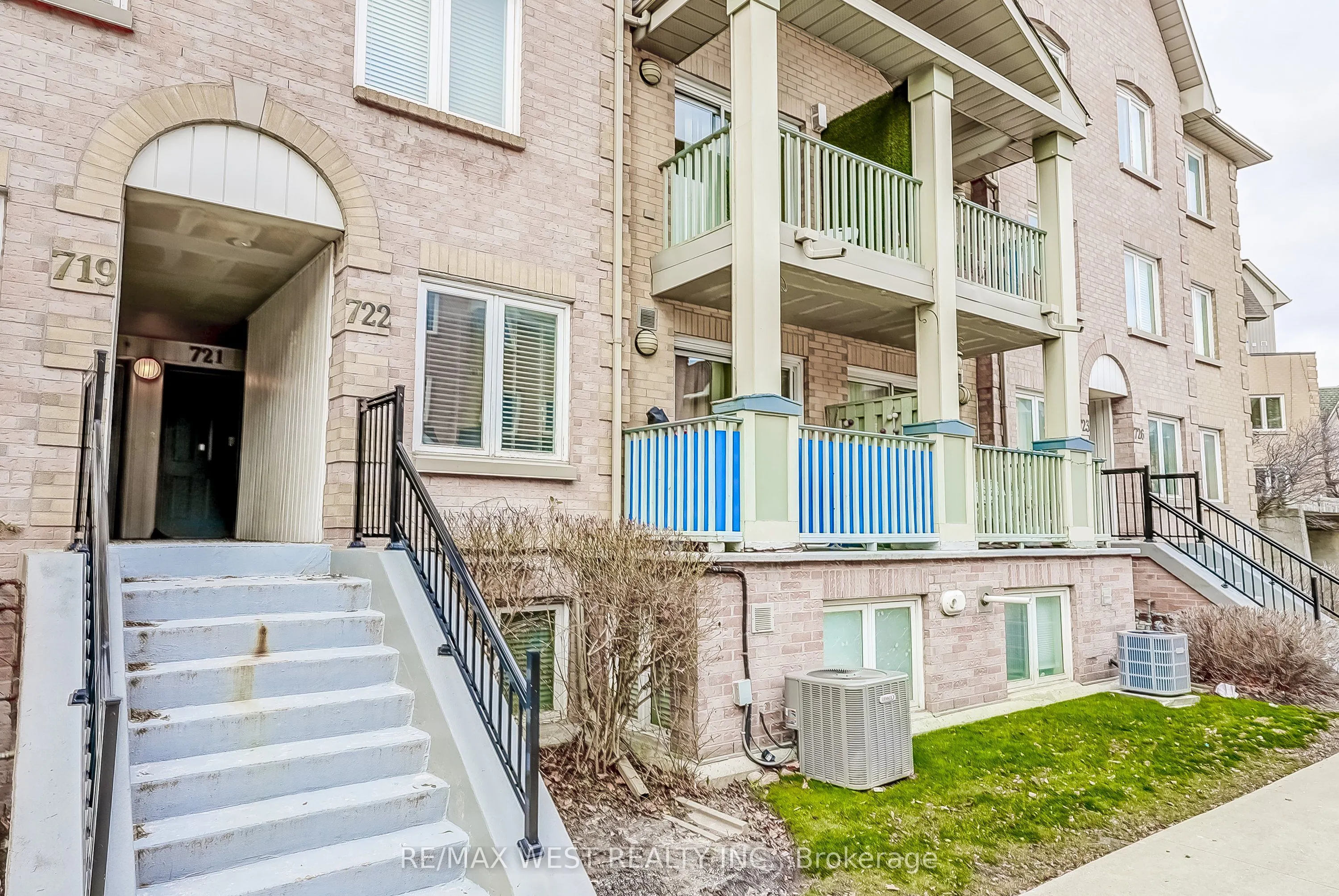 75 WELDRICK Road E, #722