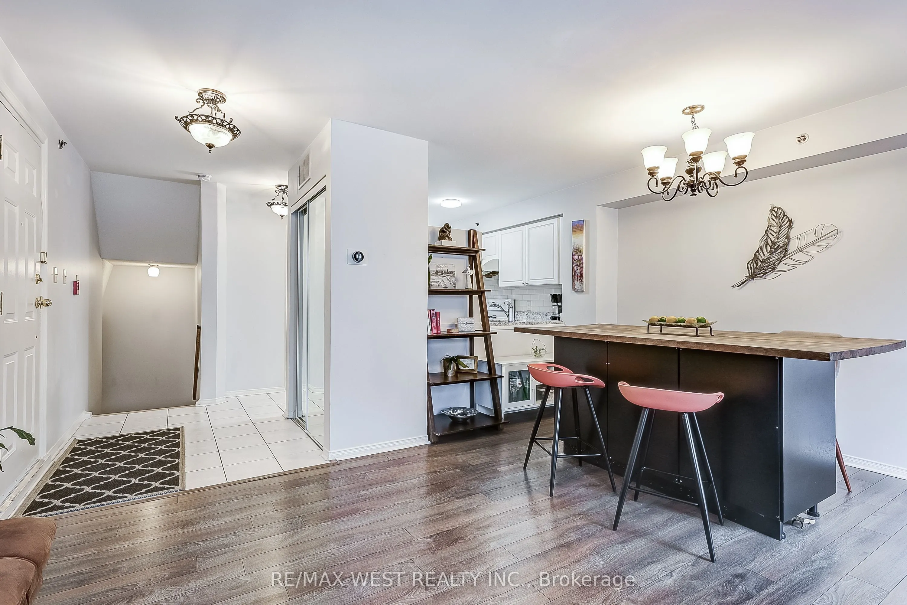 75 WELDRICK Road E, #722