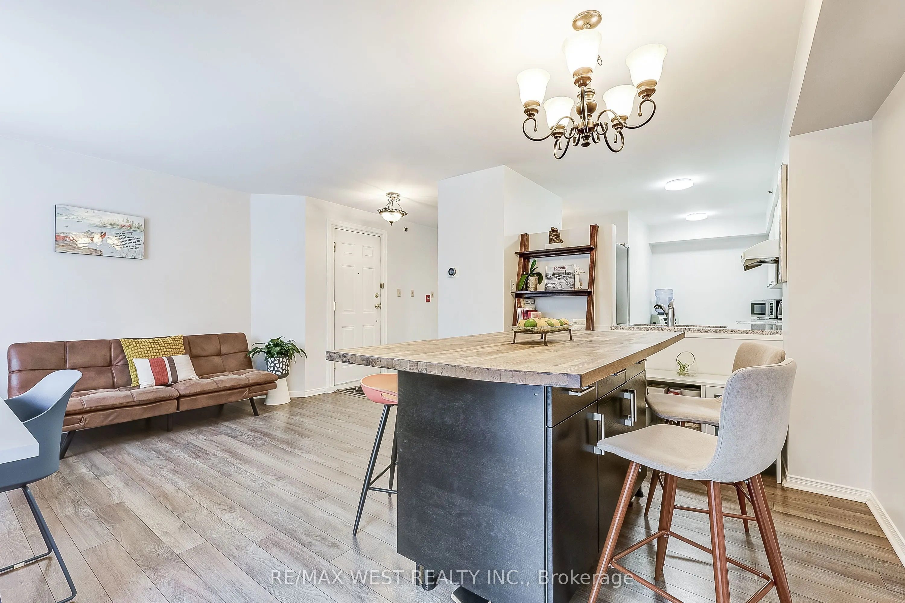 75 WELDRICK Road E, #722