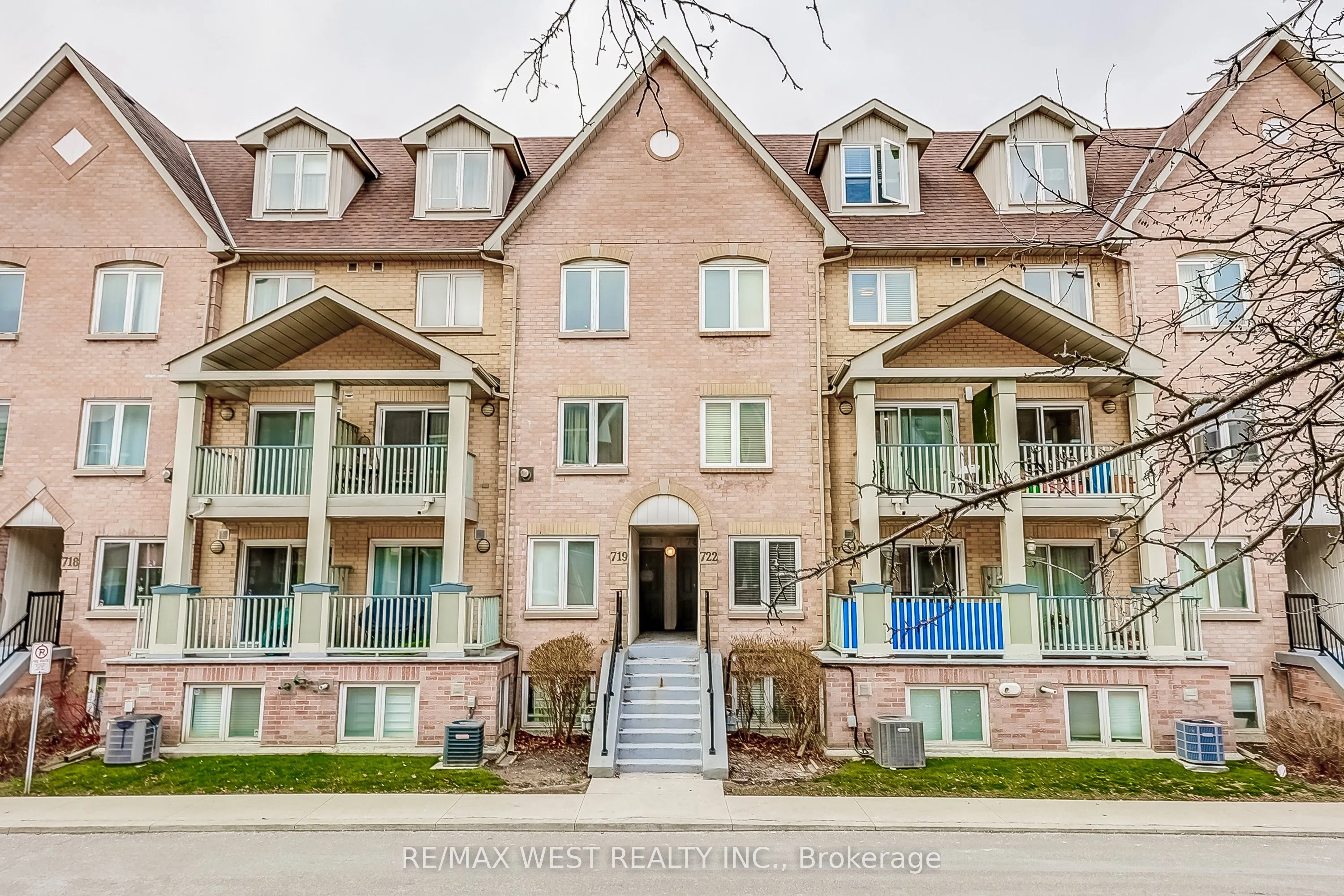 75 WELDRICK Road E, #722