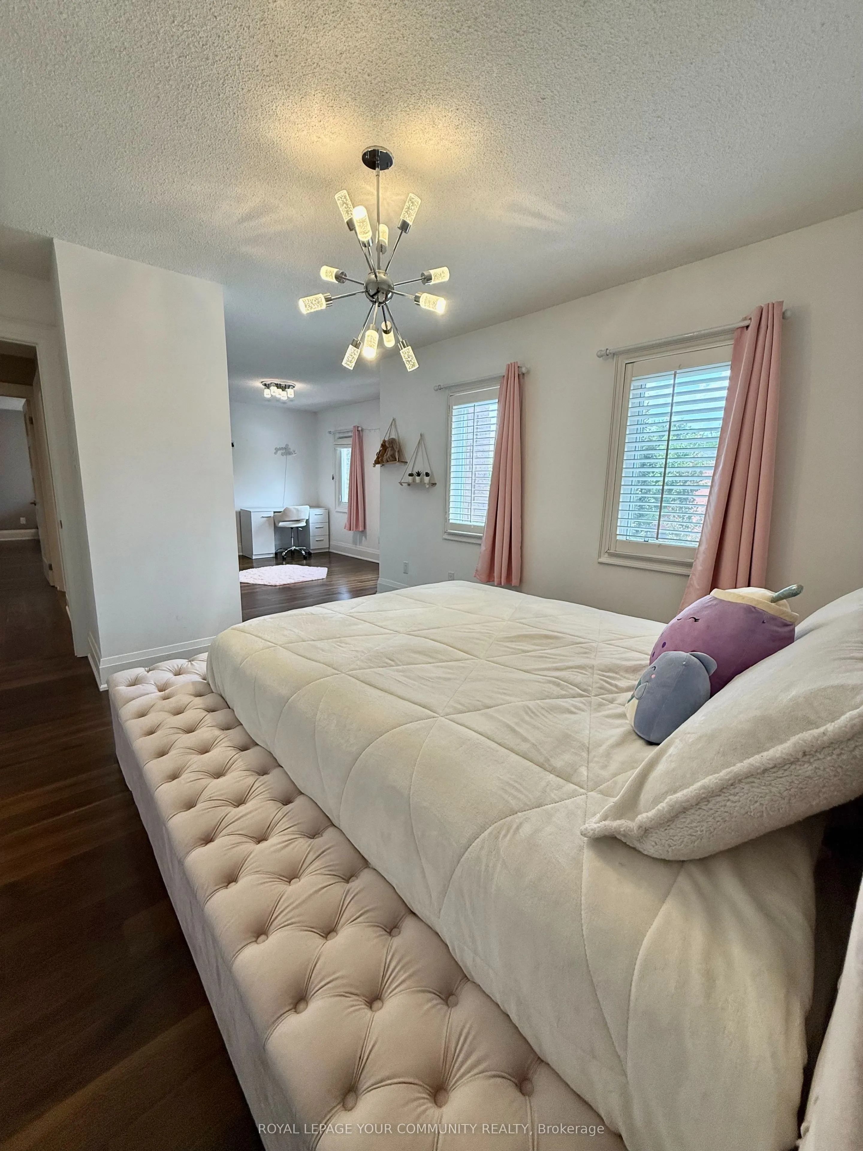 20 White Lodge Crescent
