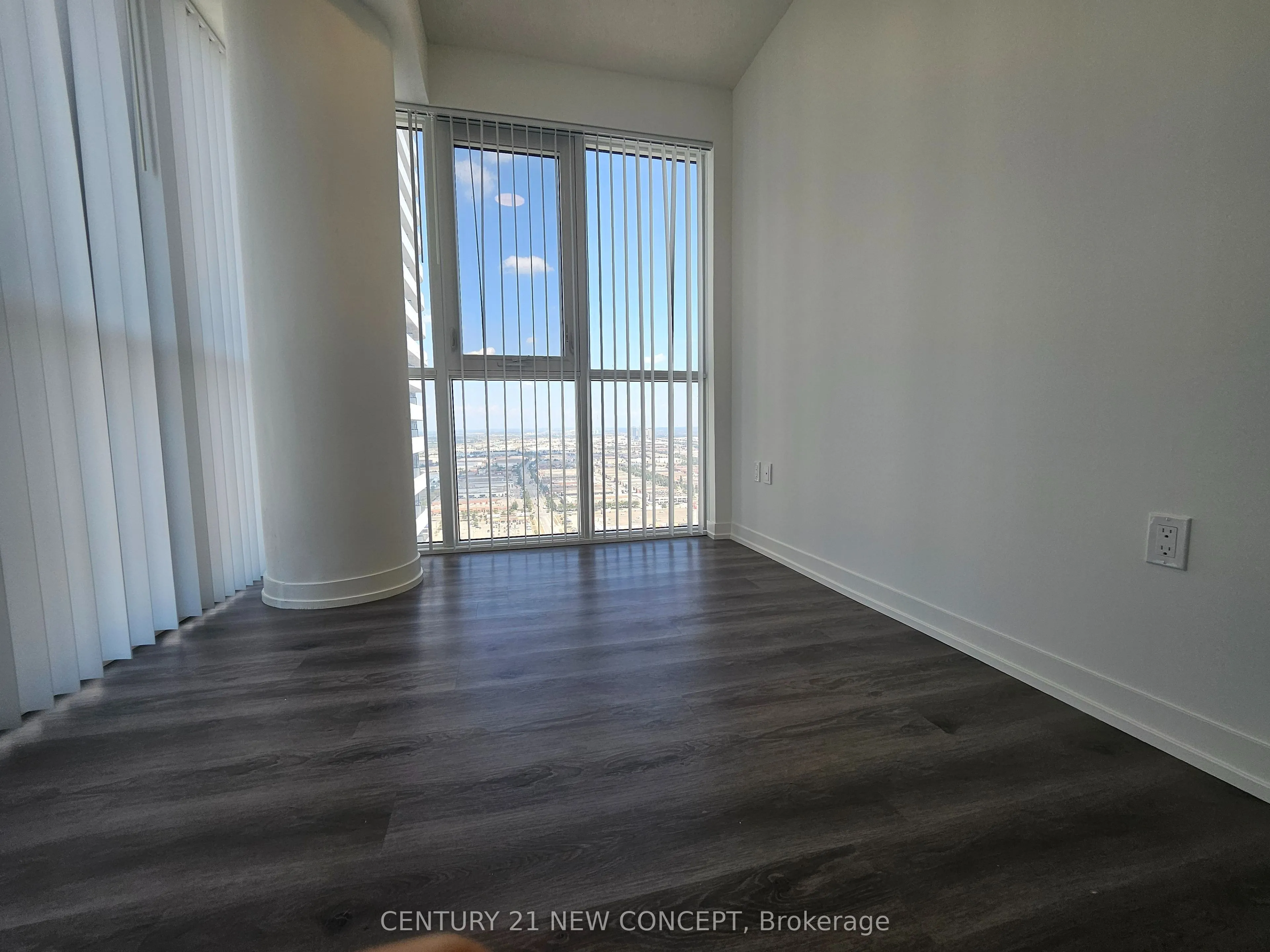 28 Interchange Way, #4003