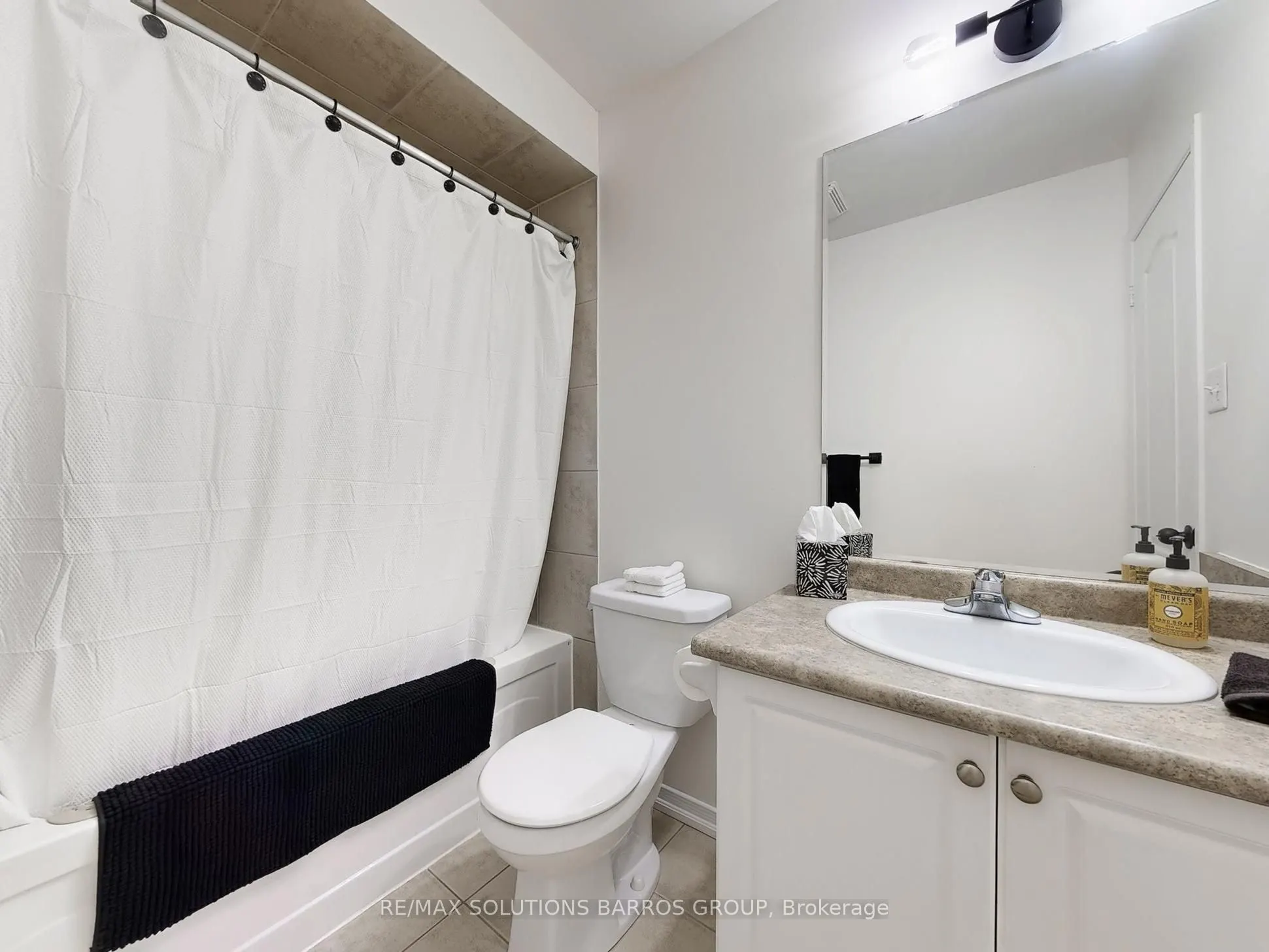16 Cabin Trail Crescent