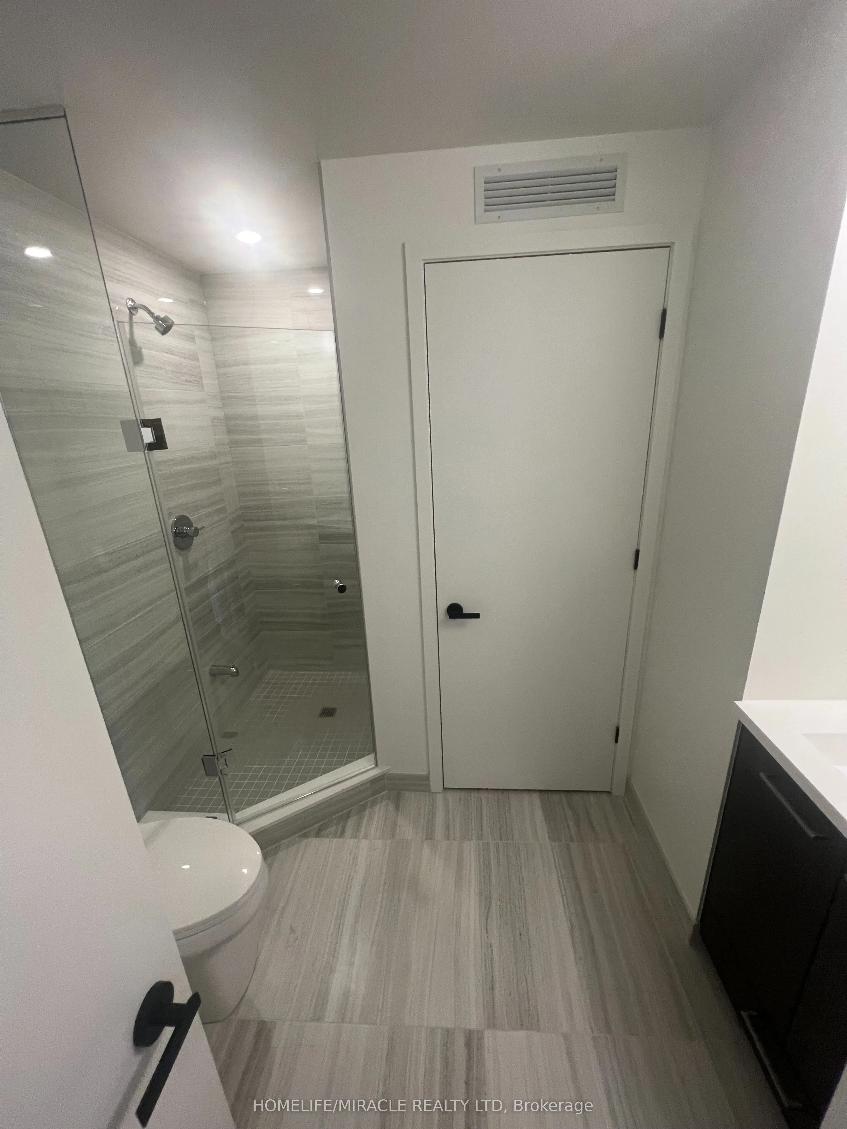 28 Interchange Way, #1206
