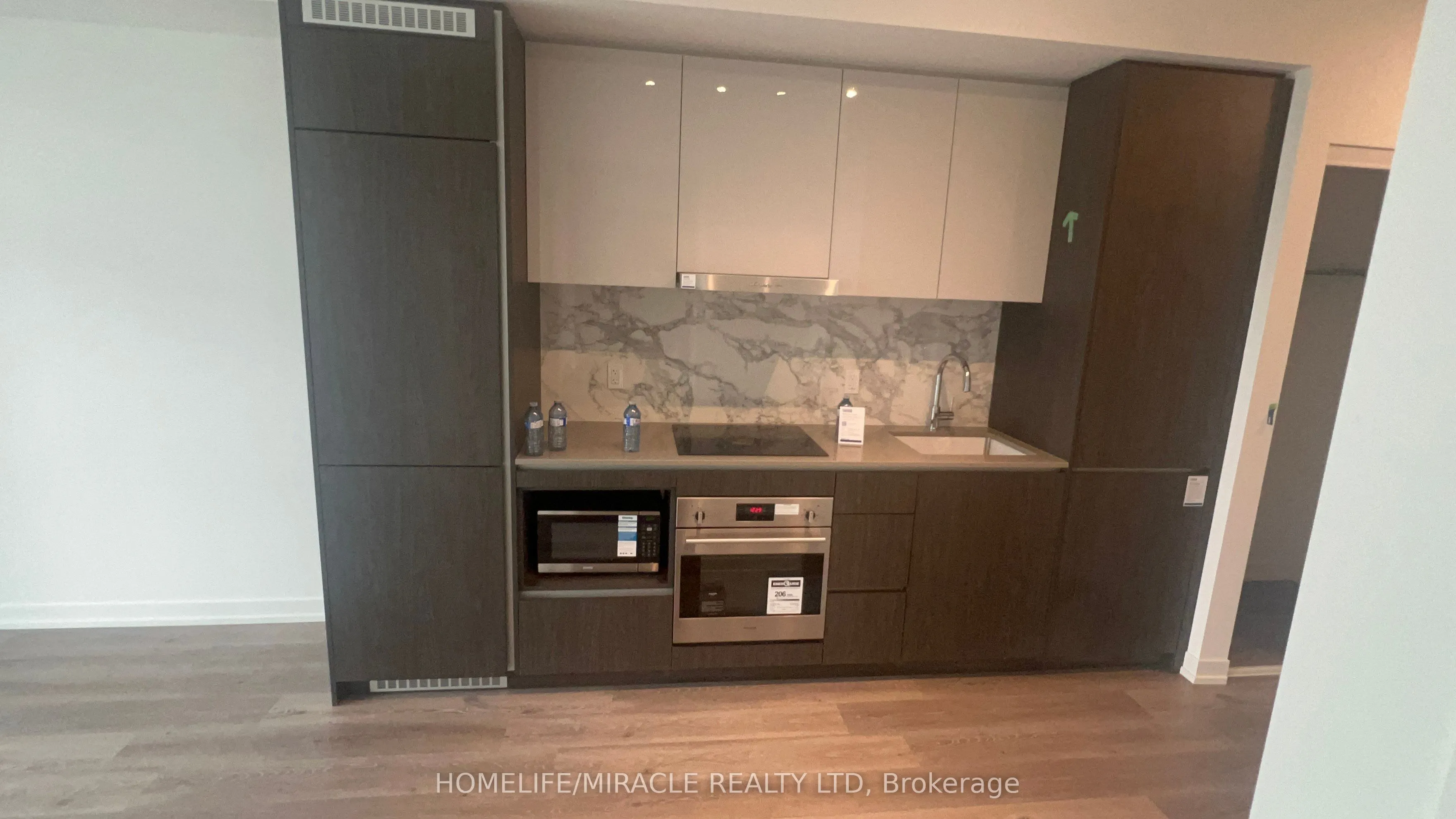 28 Interchange Way, #1206