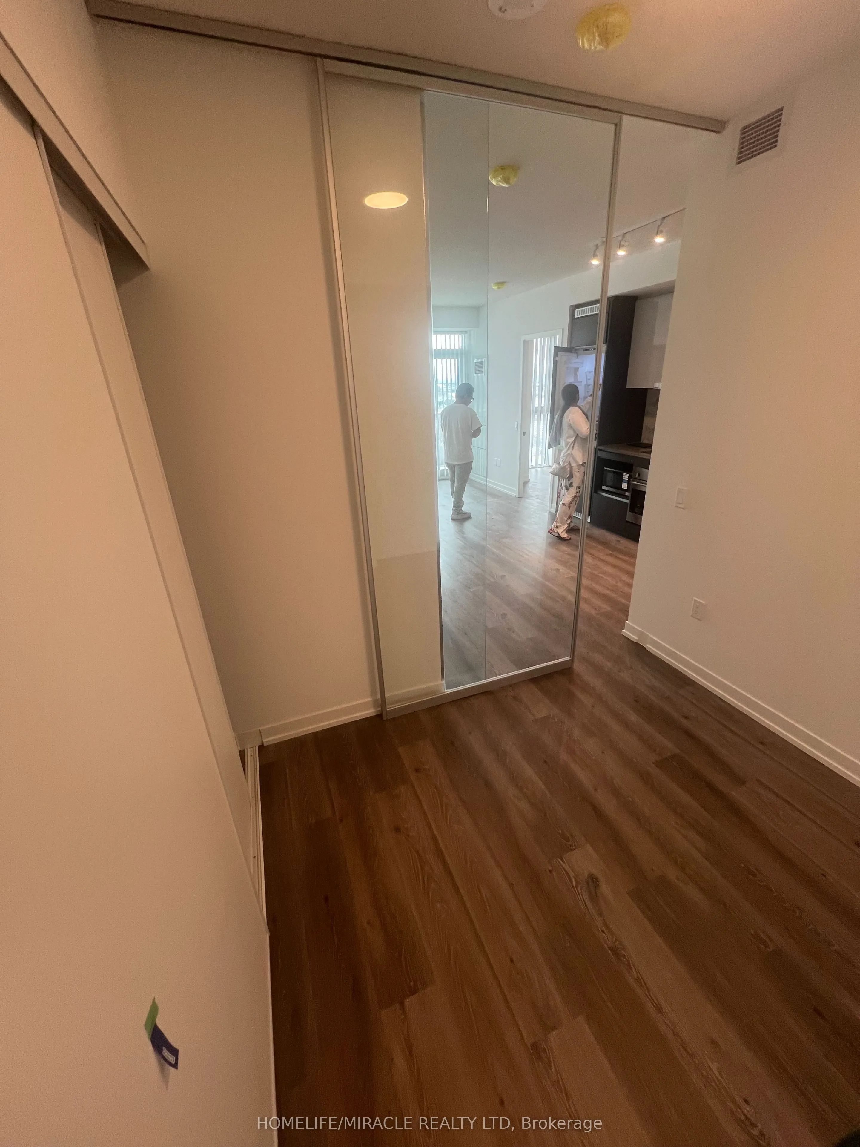 28 Interchange Way, #1206