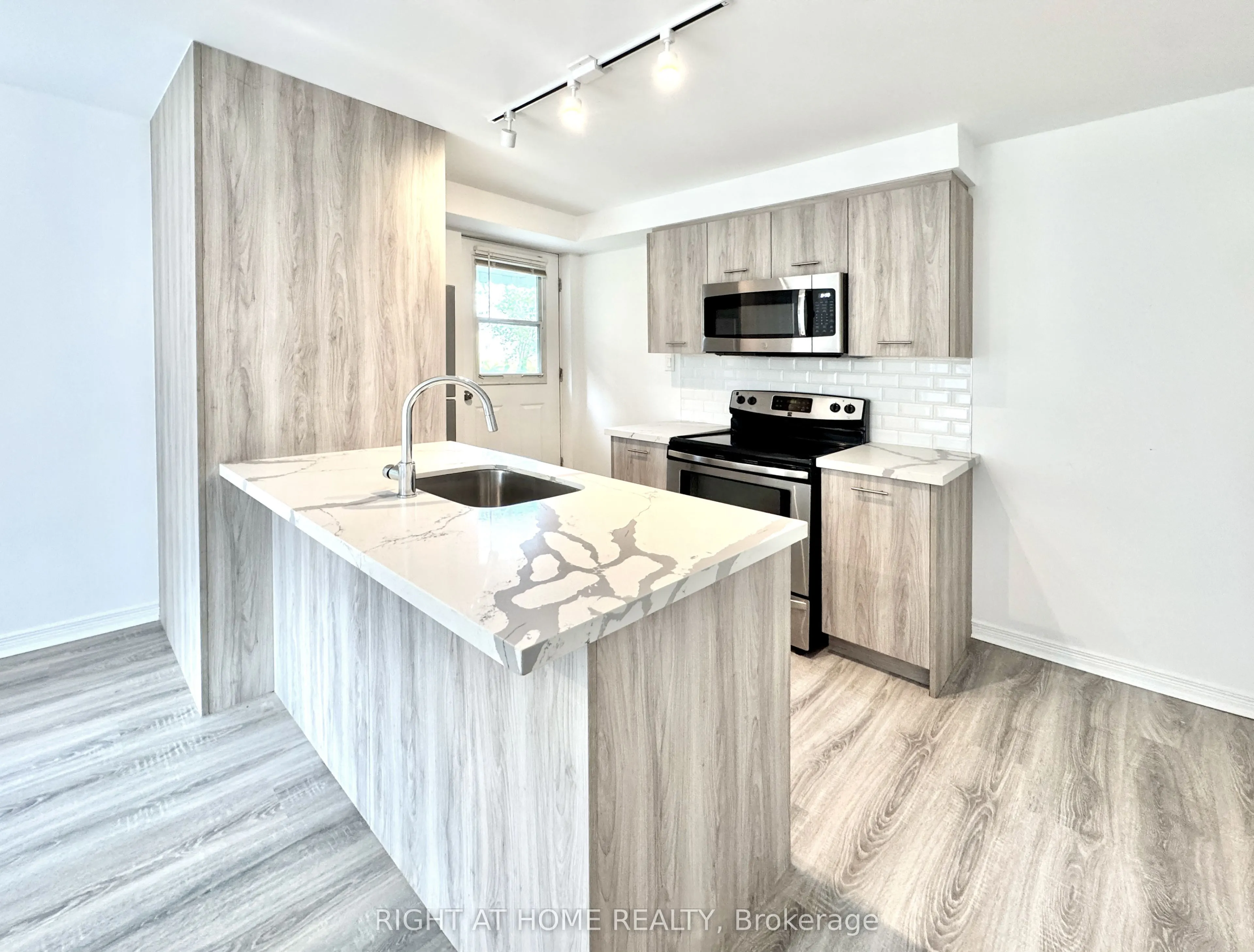 469 Queen Street, #A