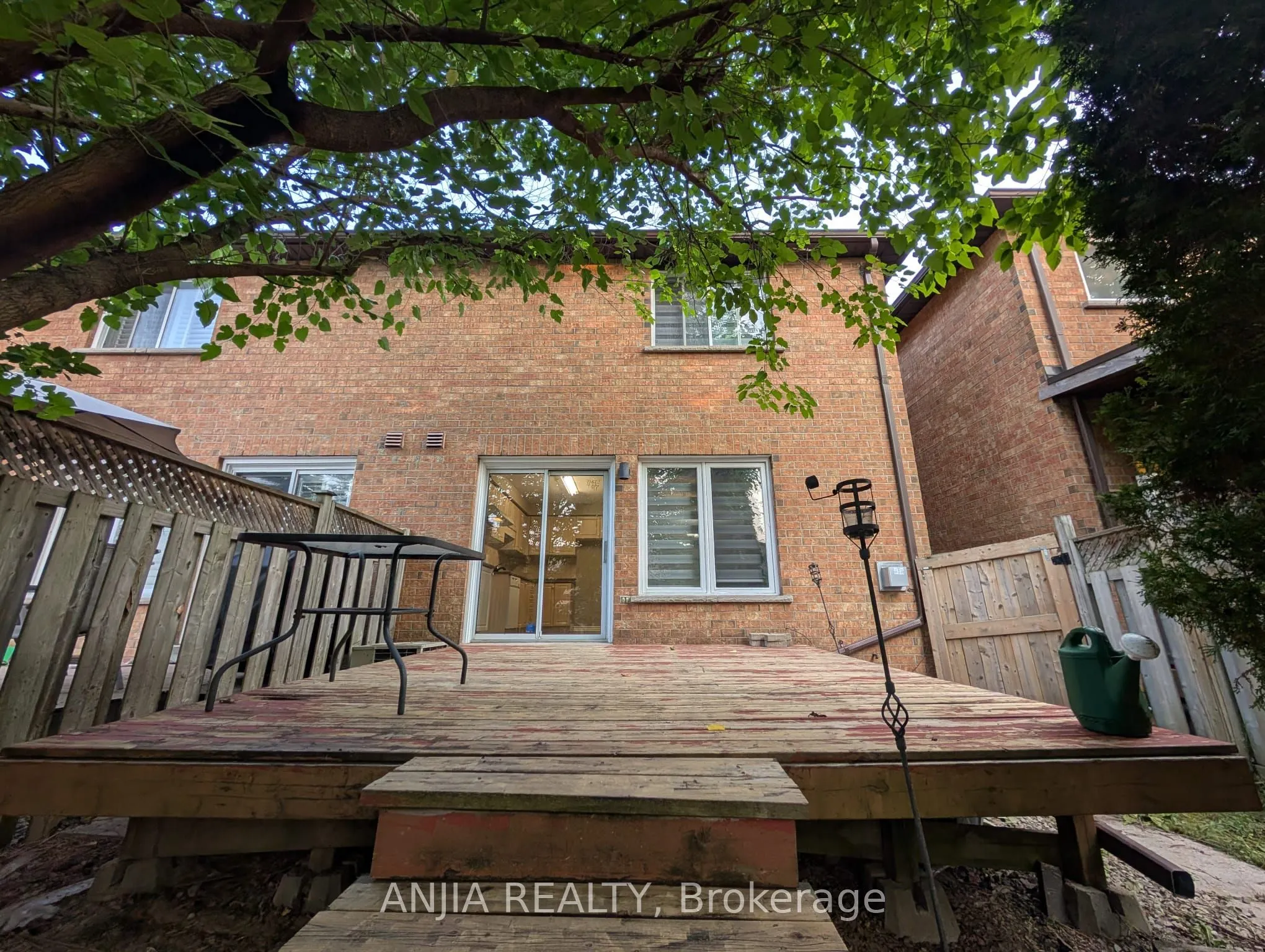 44 Mistleflower Court