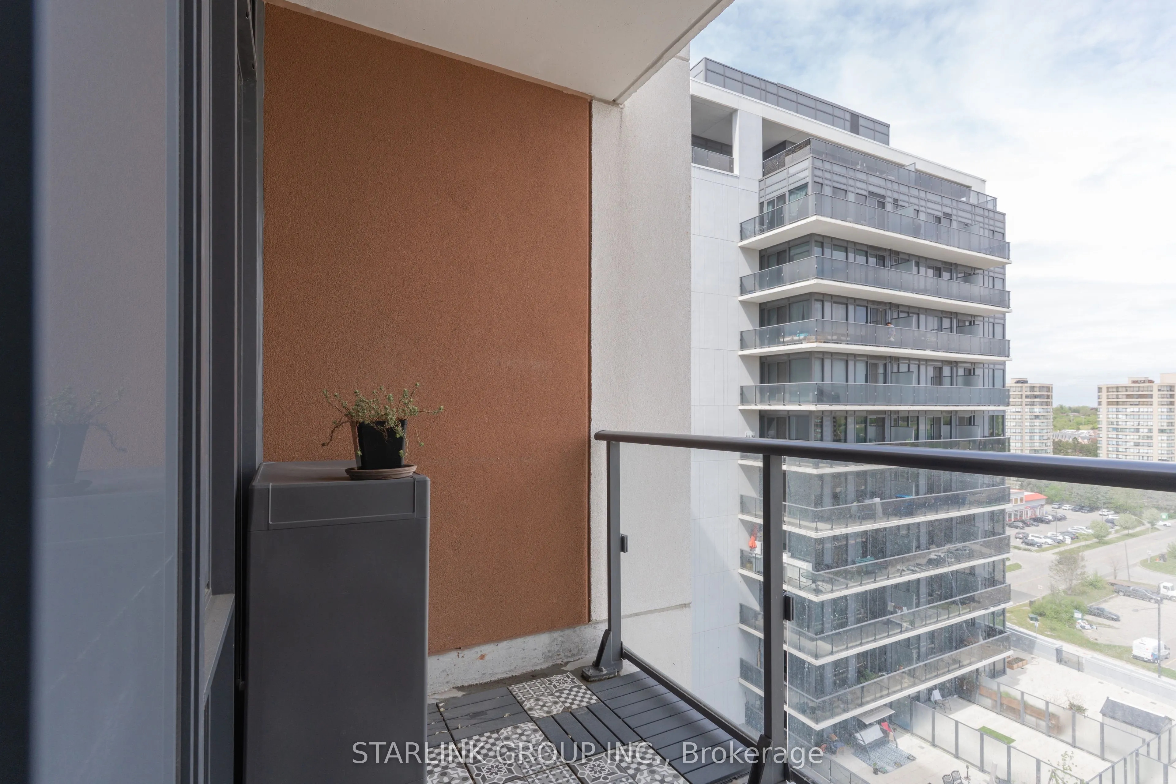 9618 Yonge Street, #1106