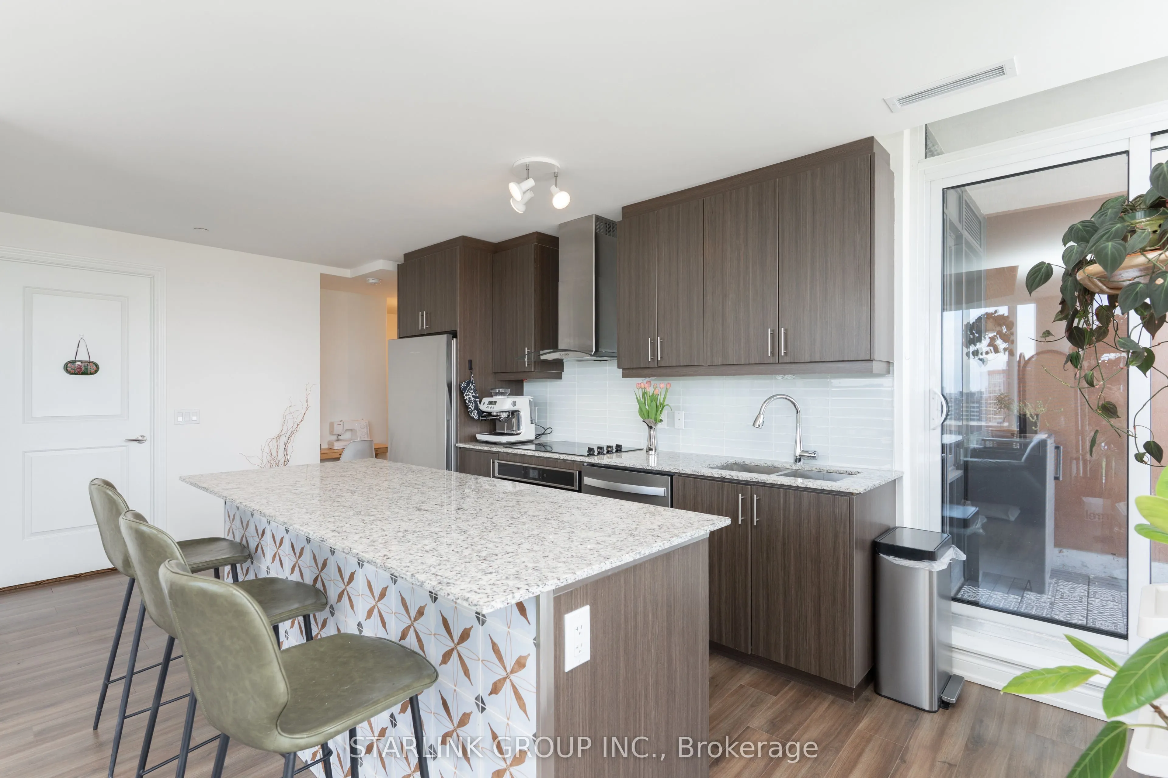 9618 Yonge Street, #1106