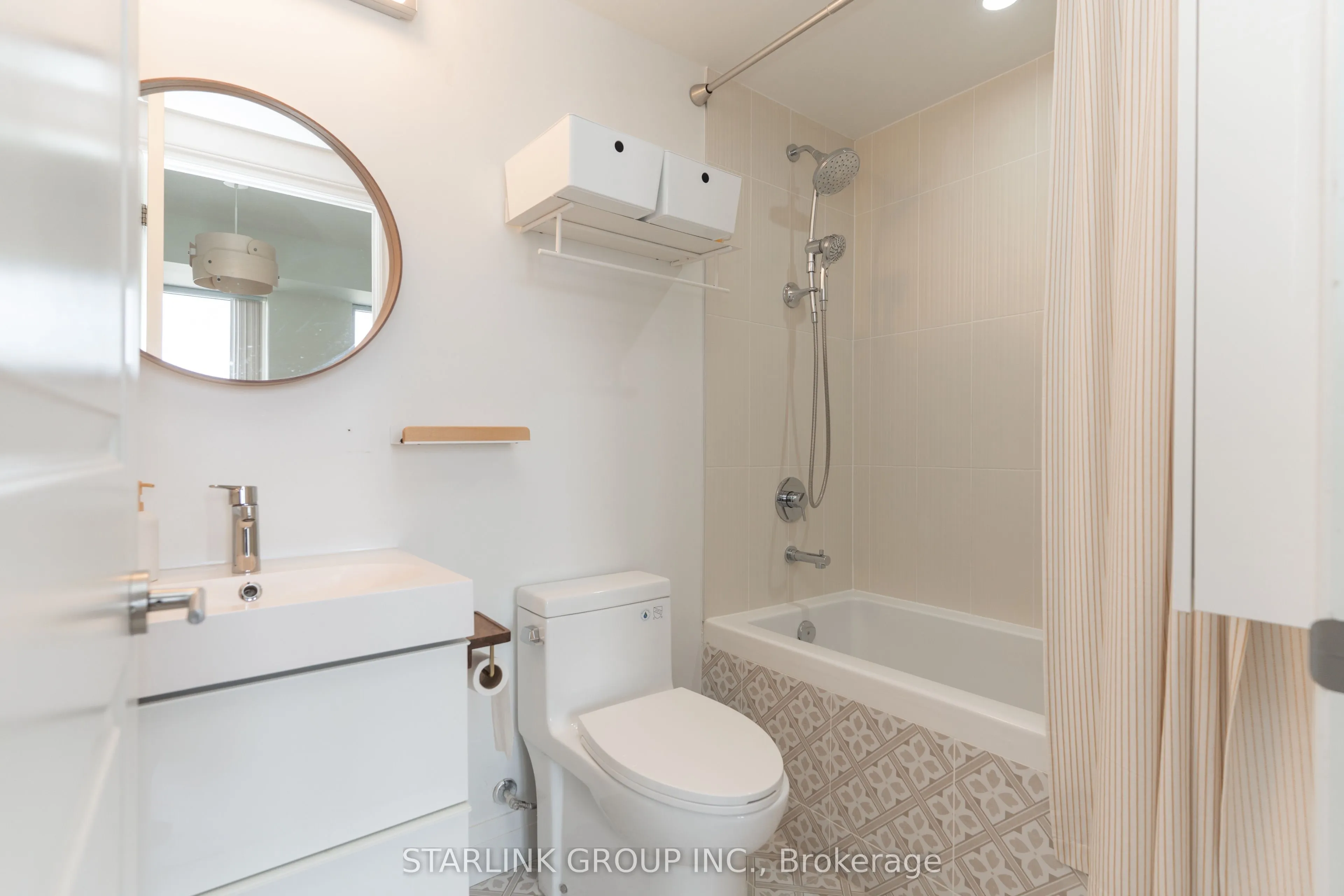 9618 Yonge Street, #1106