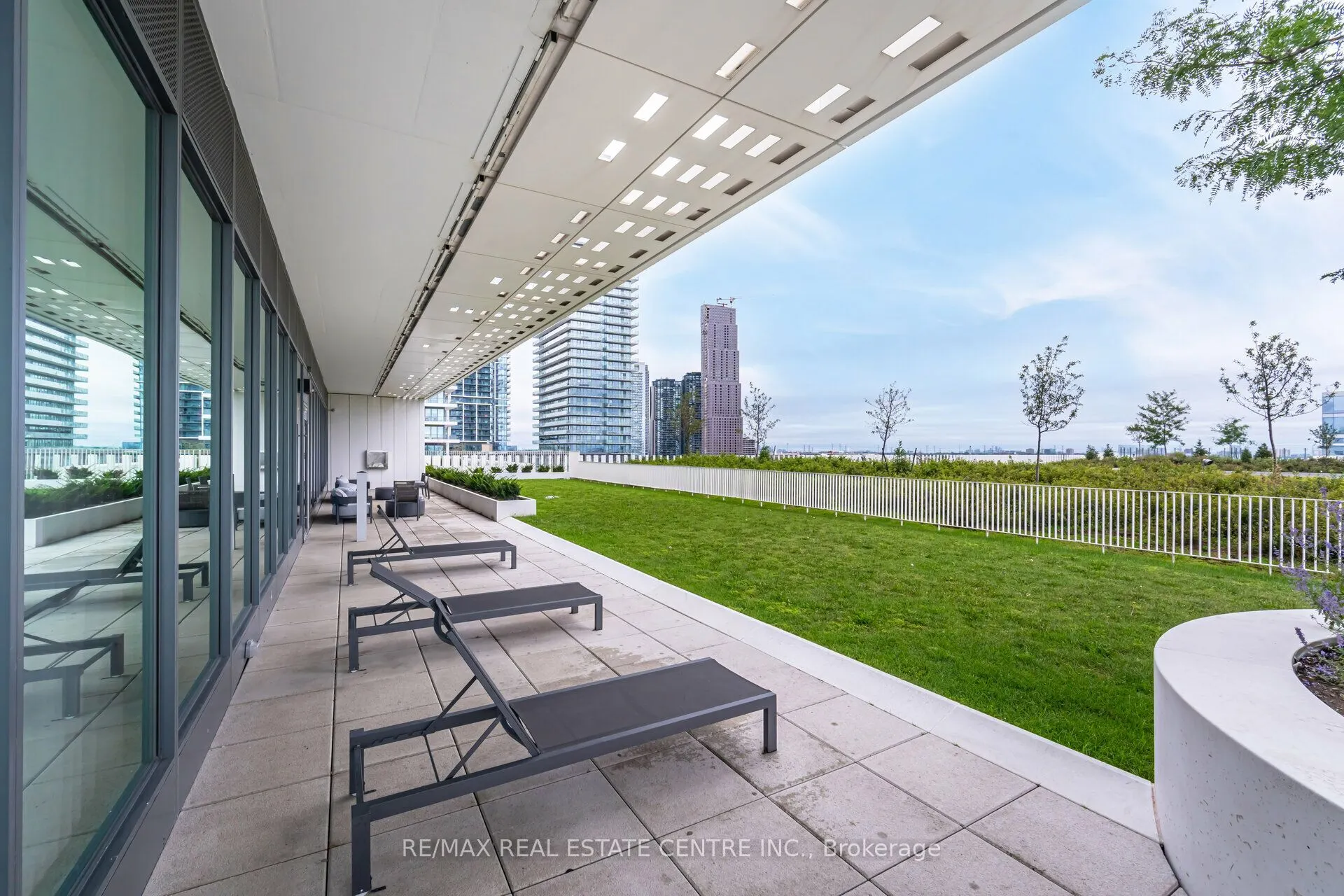 898 Portage Parkway, #3307