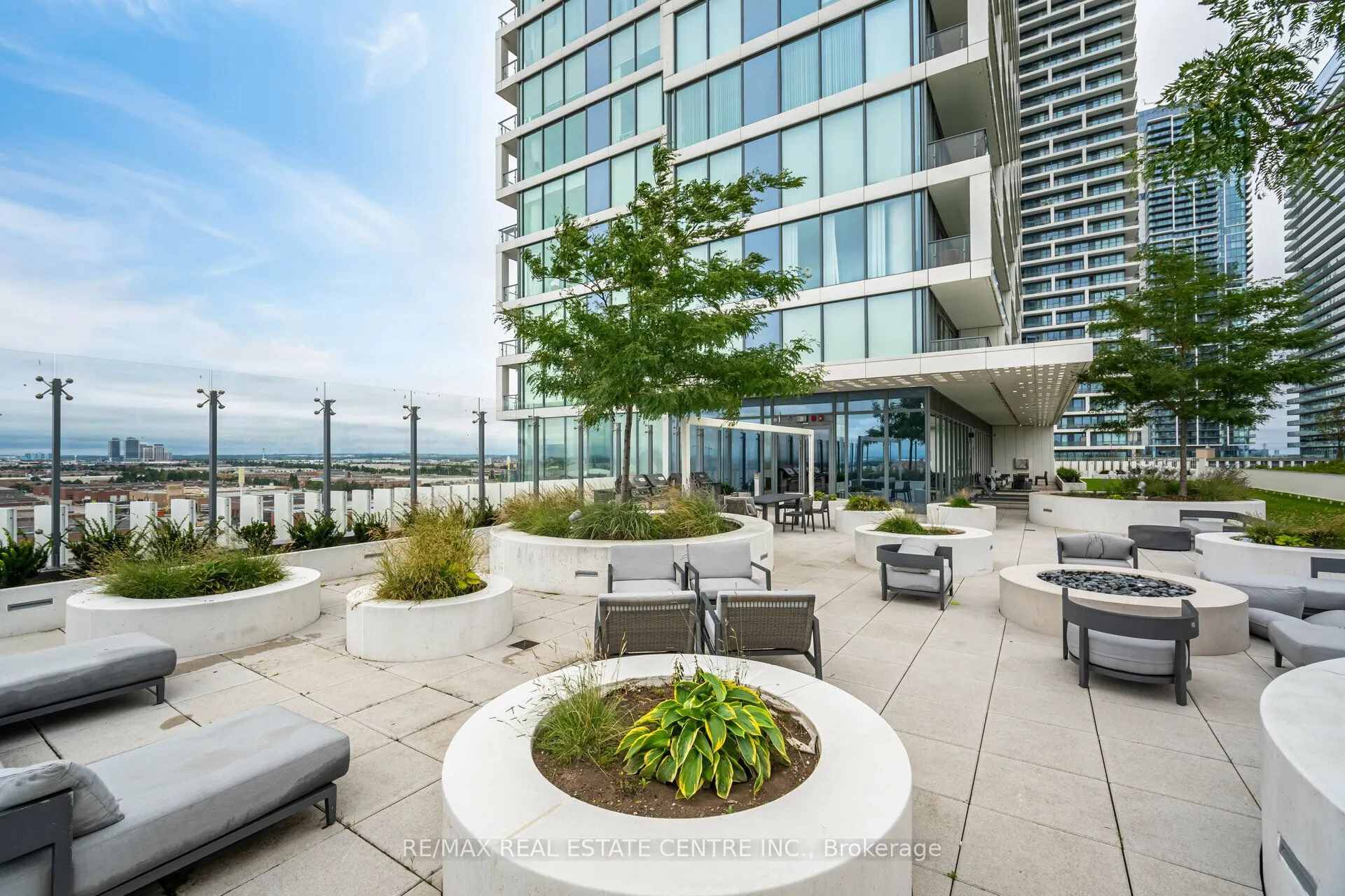 898 Portage Parkway, #3307