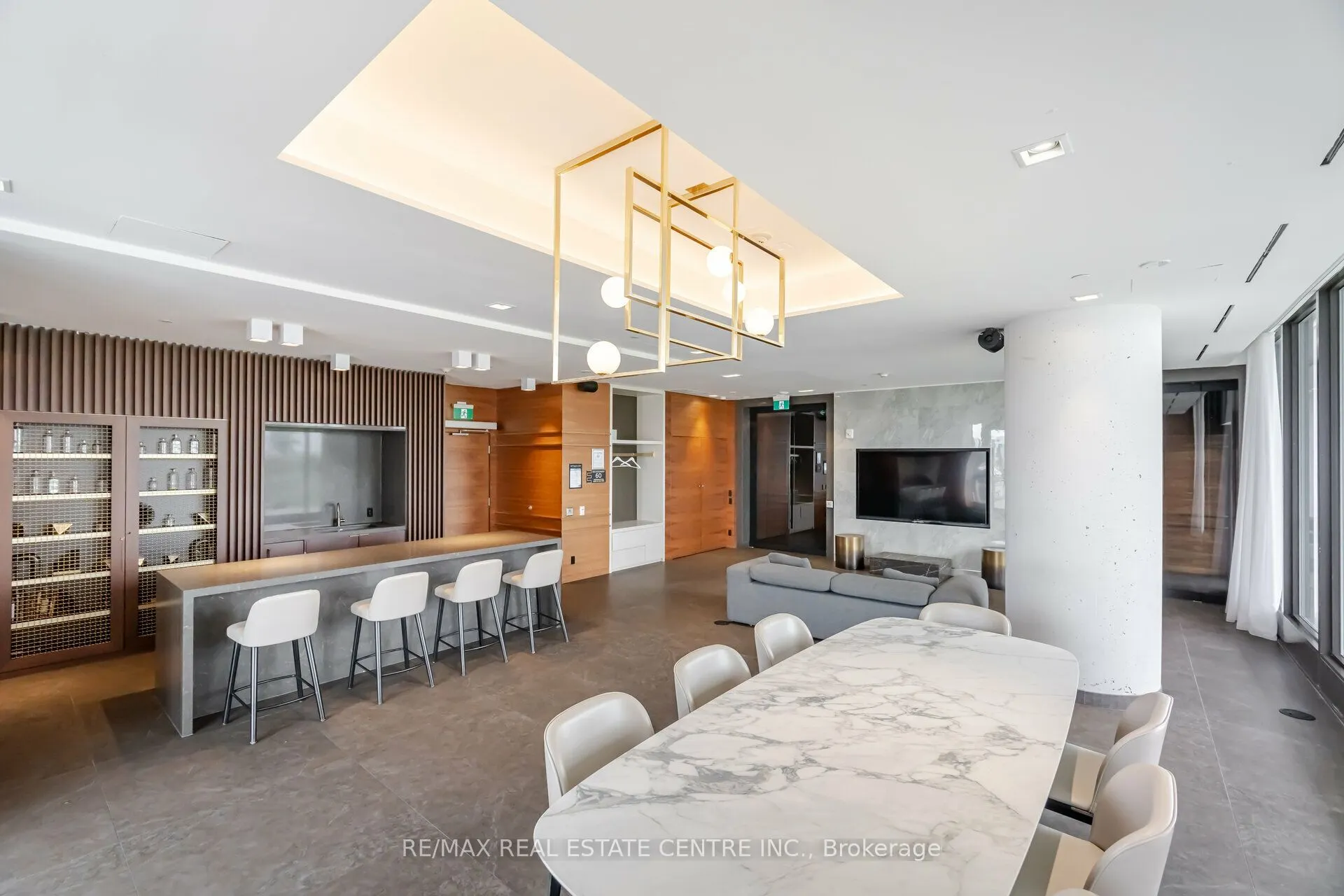898 Portage Parkway, #3307
