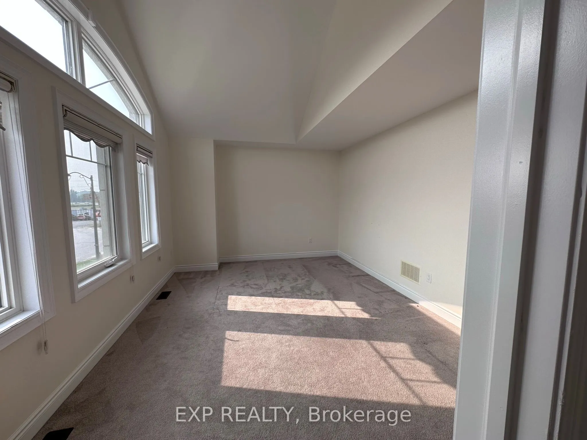 31 Lorne Thomas Place