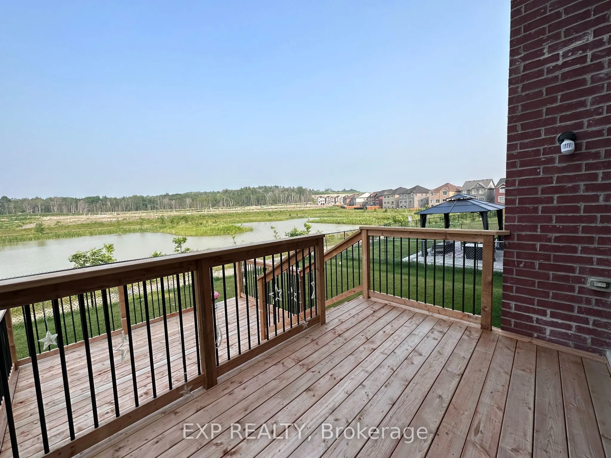 31 Lorne Thomas Place