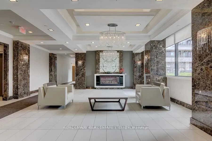 370 Highway 7 E, #315
