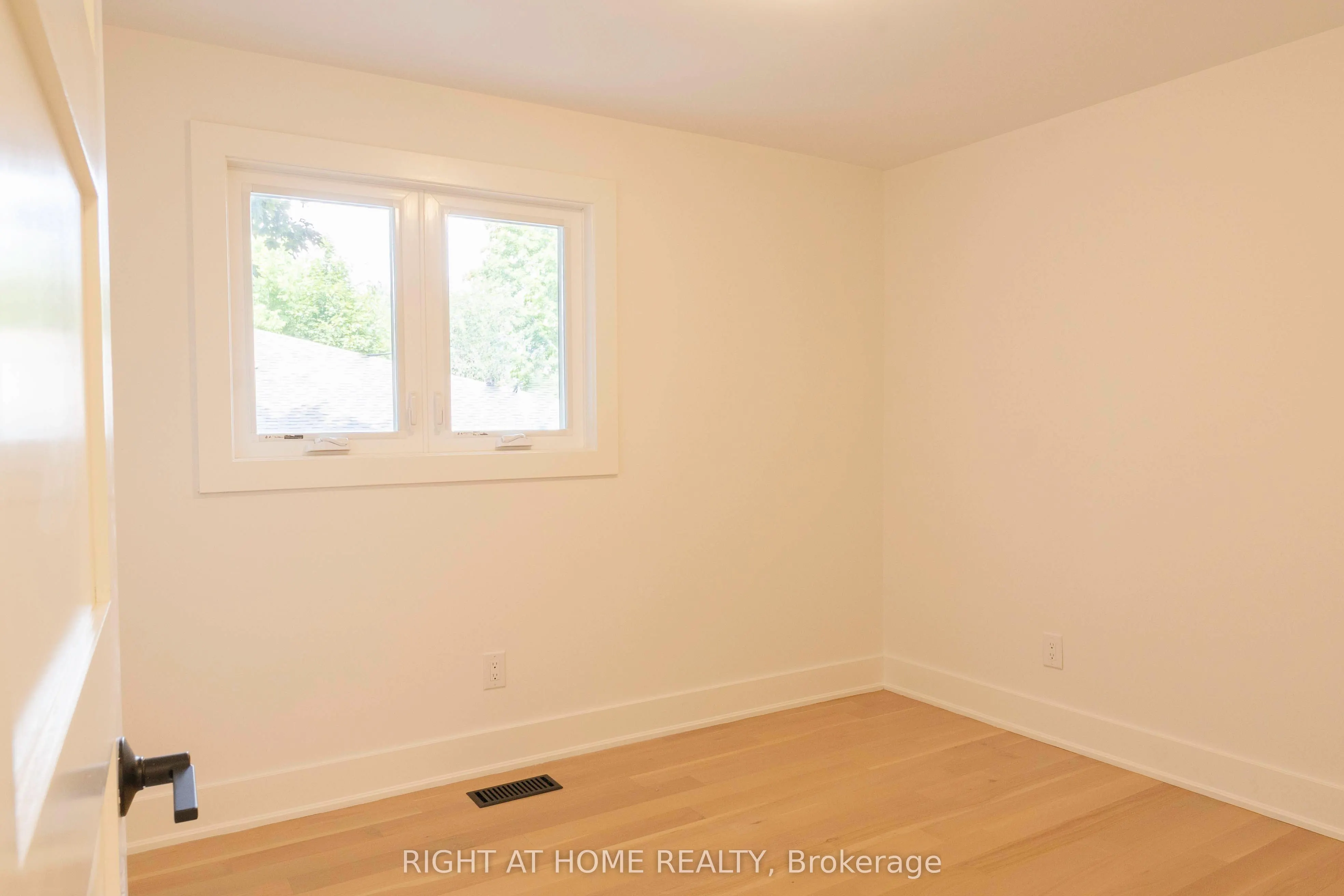 34 Wildrose Crescent