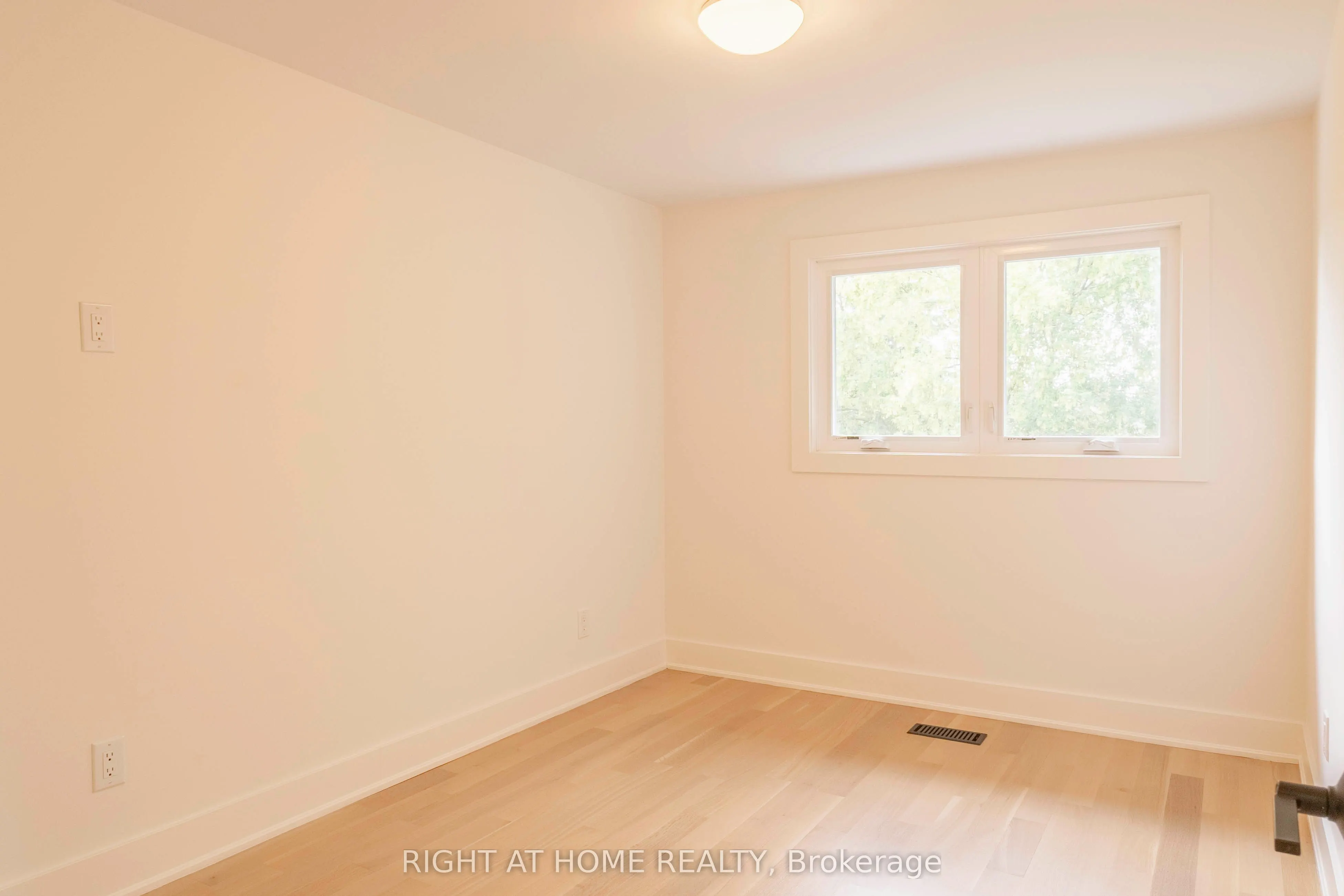 34 Wildrose Crescent