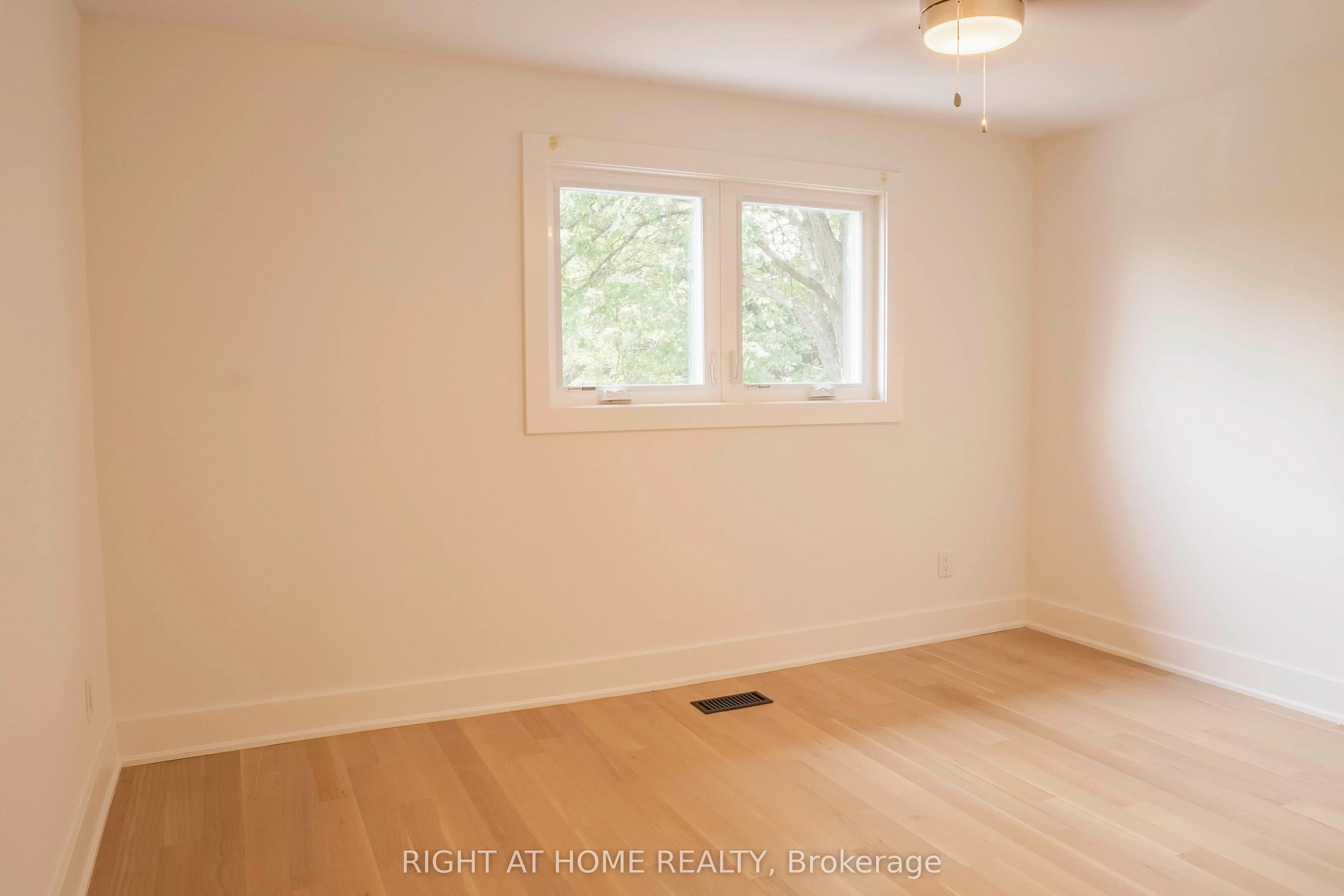 34 Wildrose Crescent