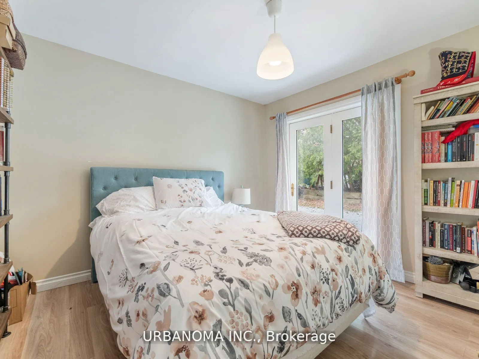25 Algonquin Crescent