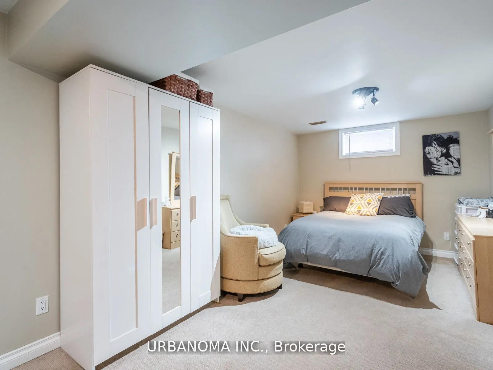 25 Algonquin Crescent