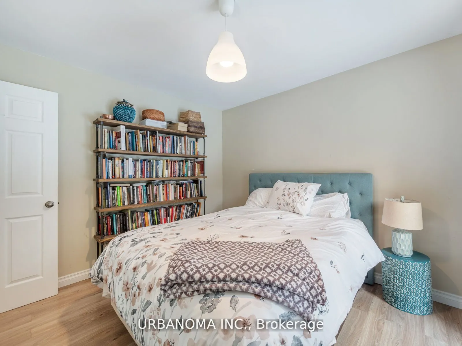 25 Algonquin Crescent