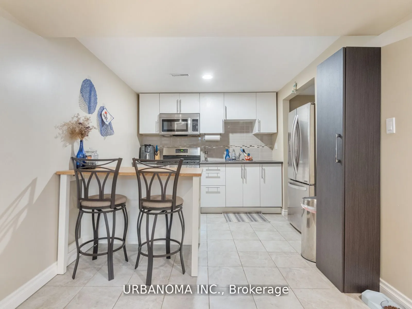 25 Algonquin Crescent