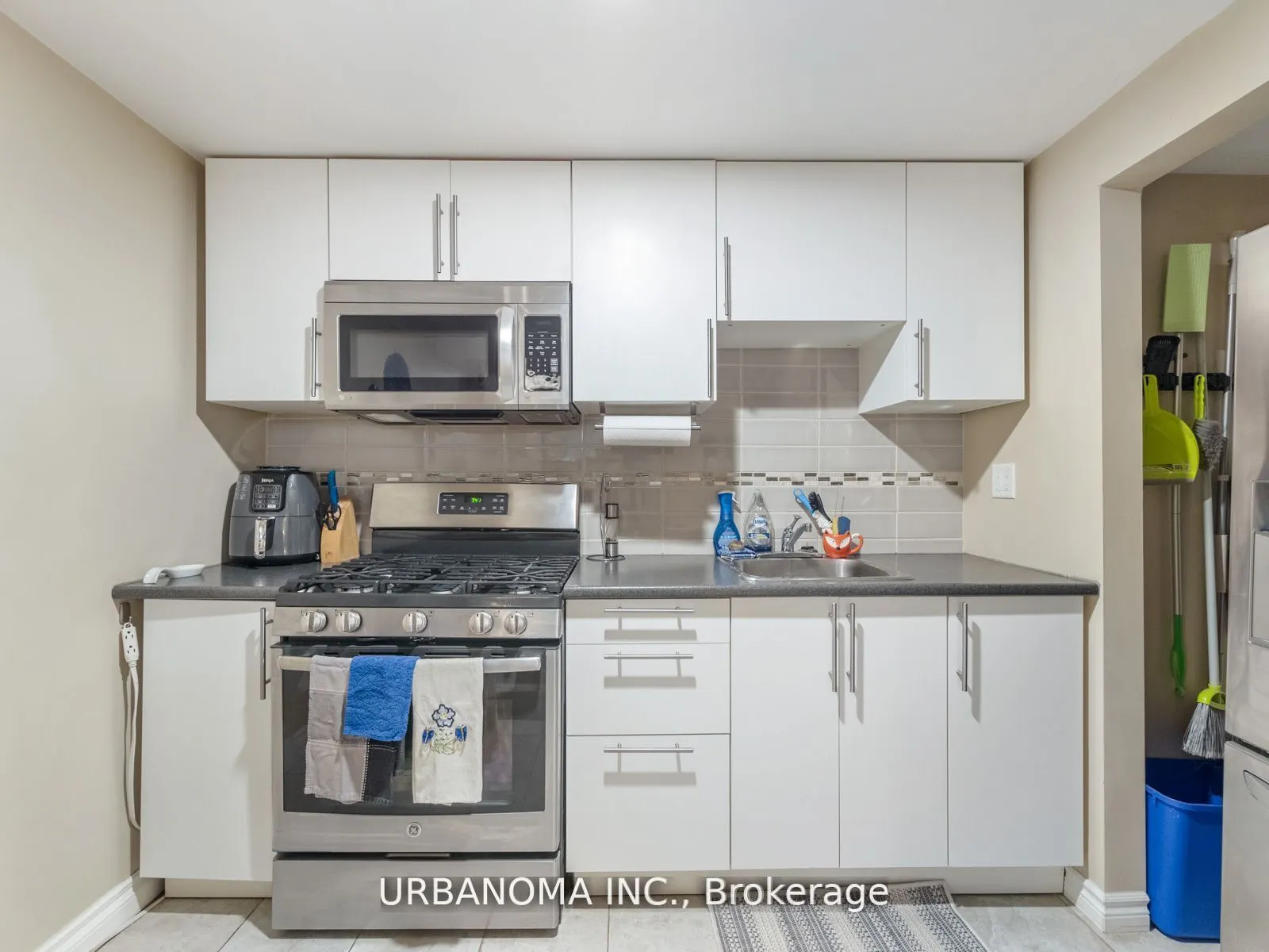 25 Algonquin Crescent