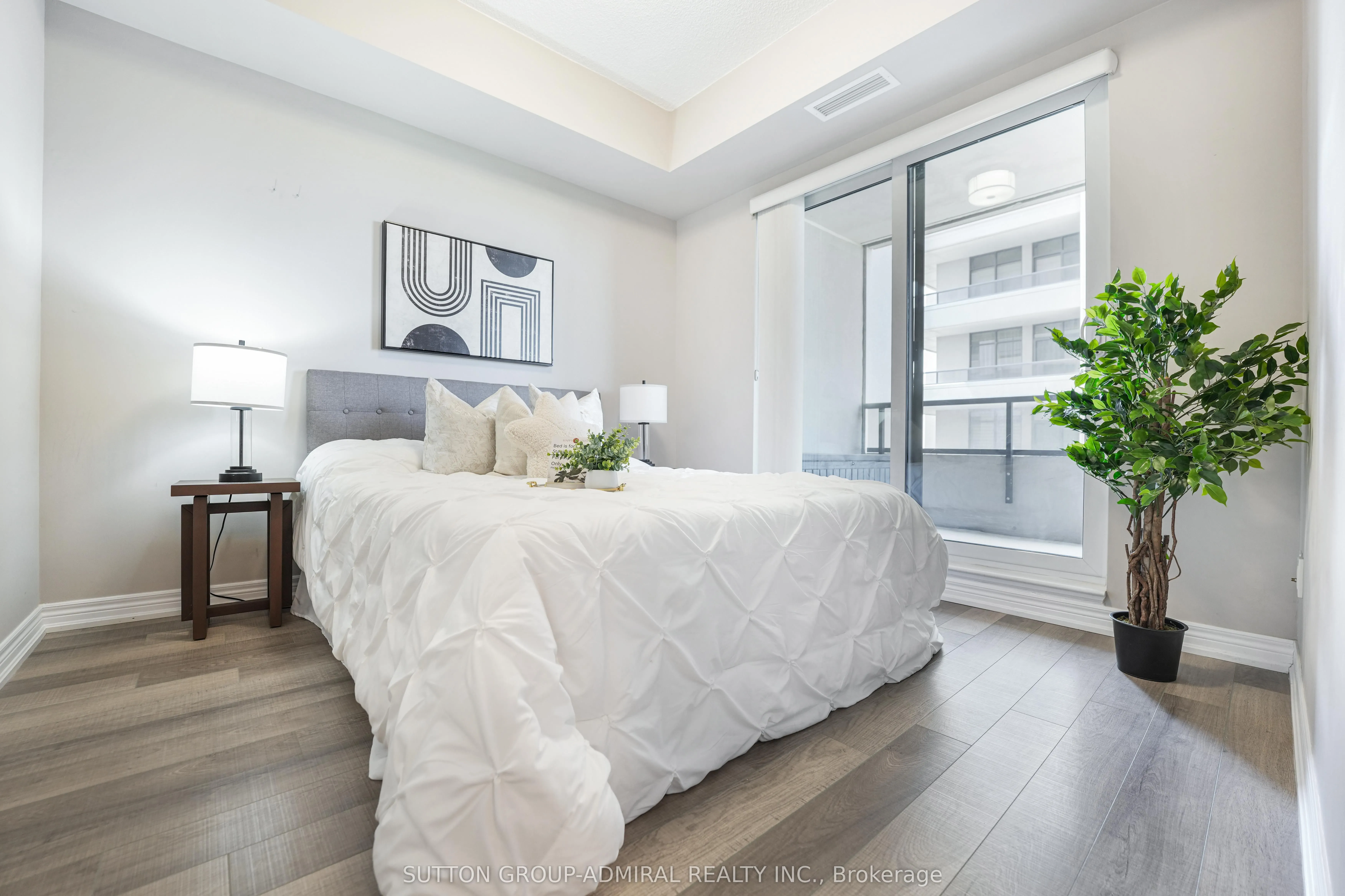 9255 Jane Street, #1016