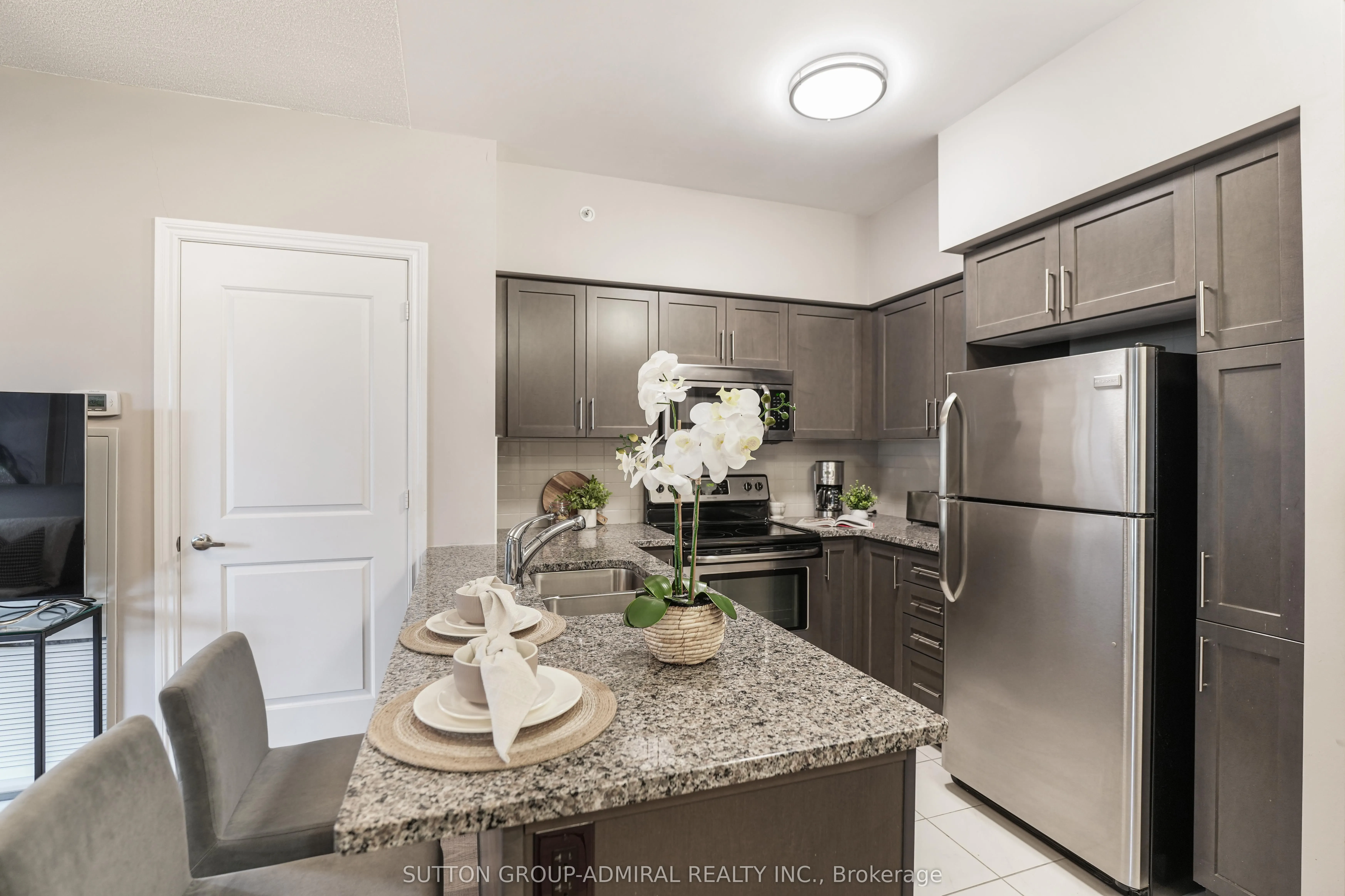 9255 Jane Street, #1016
