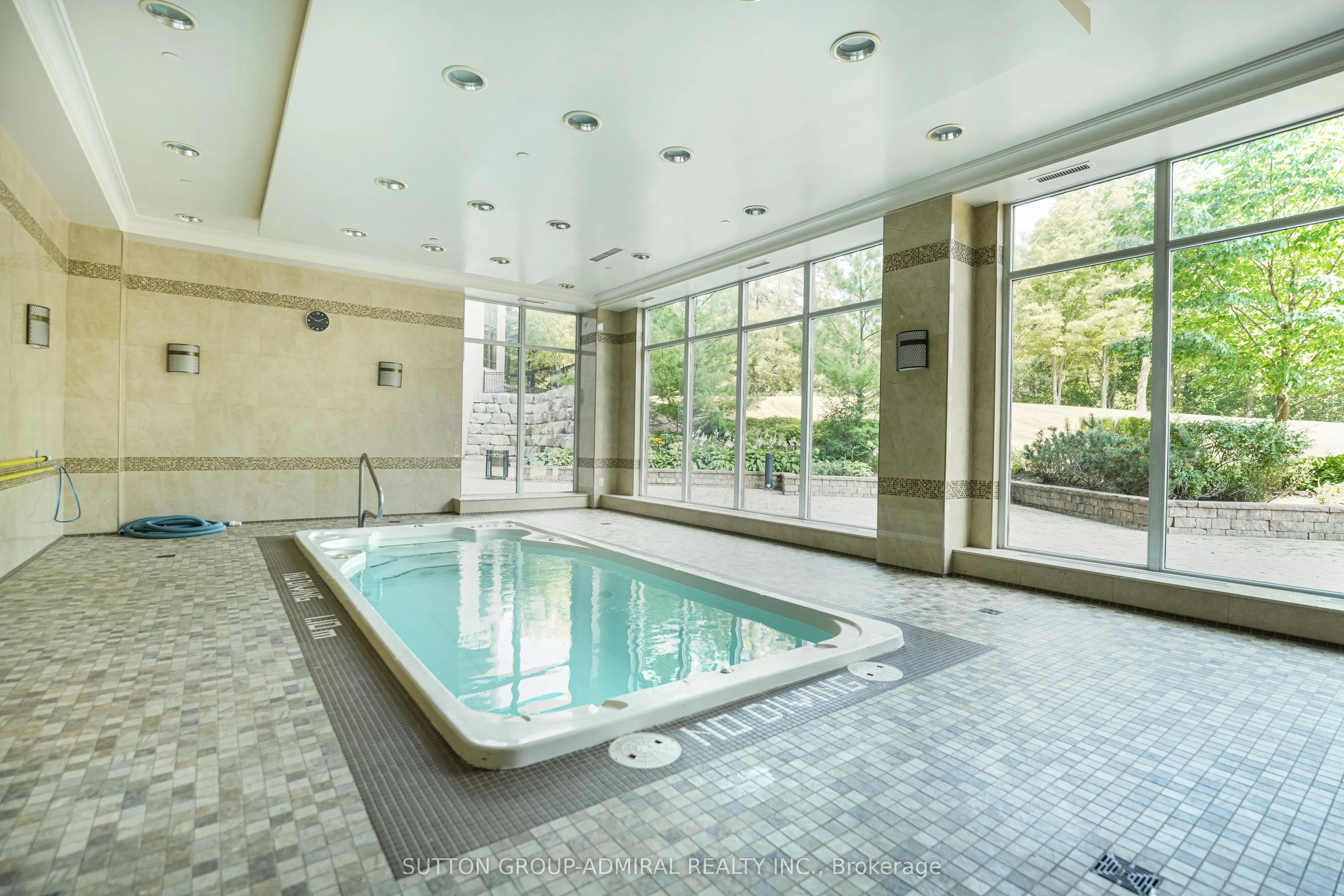 9255 Jane Street, #1016