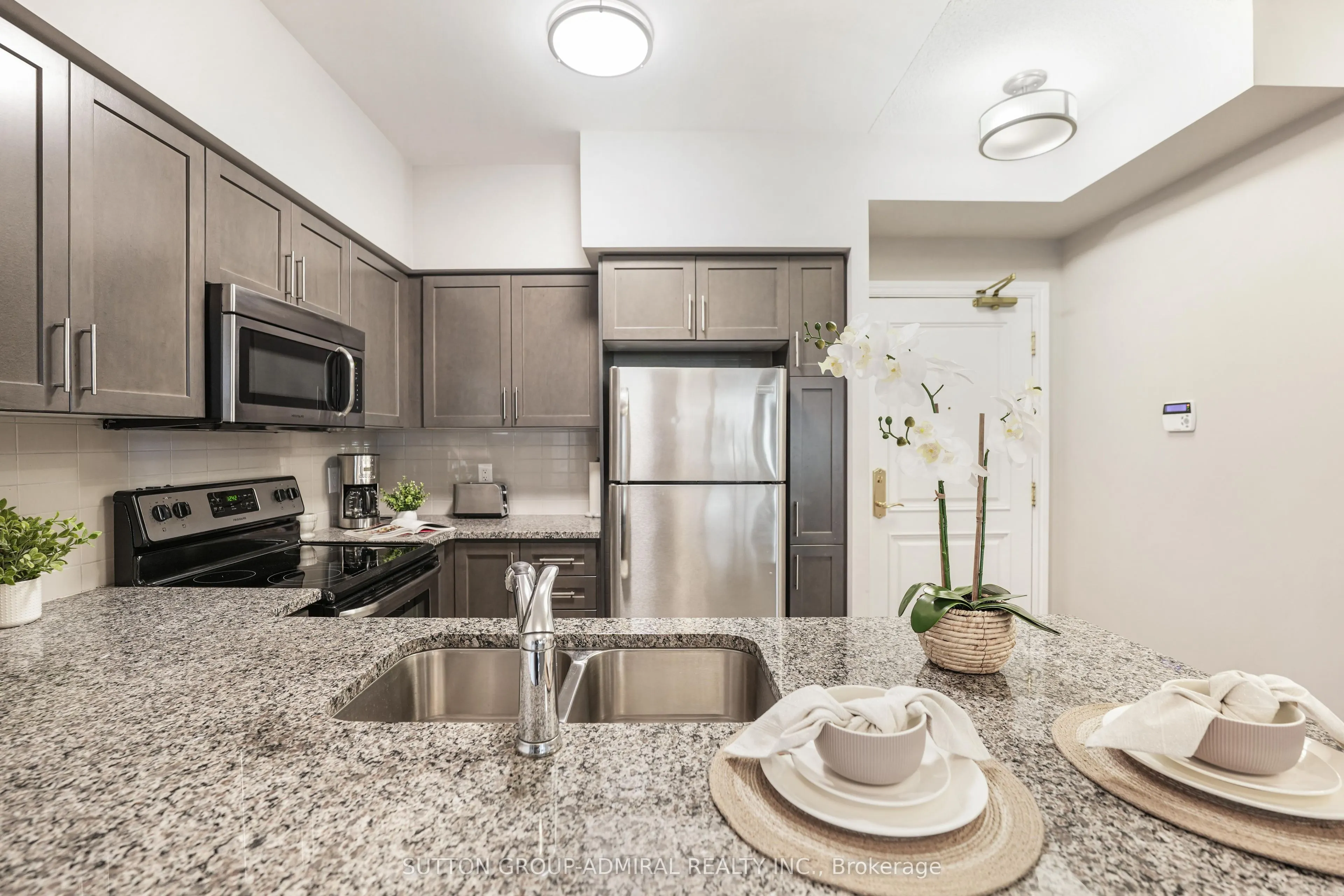 9255 Jane Street, #1016