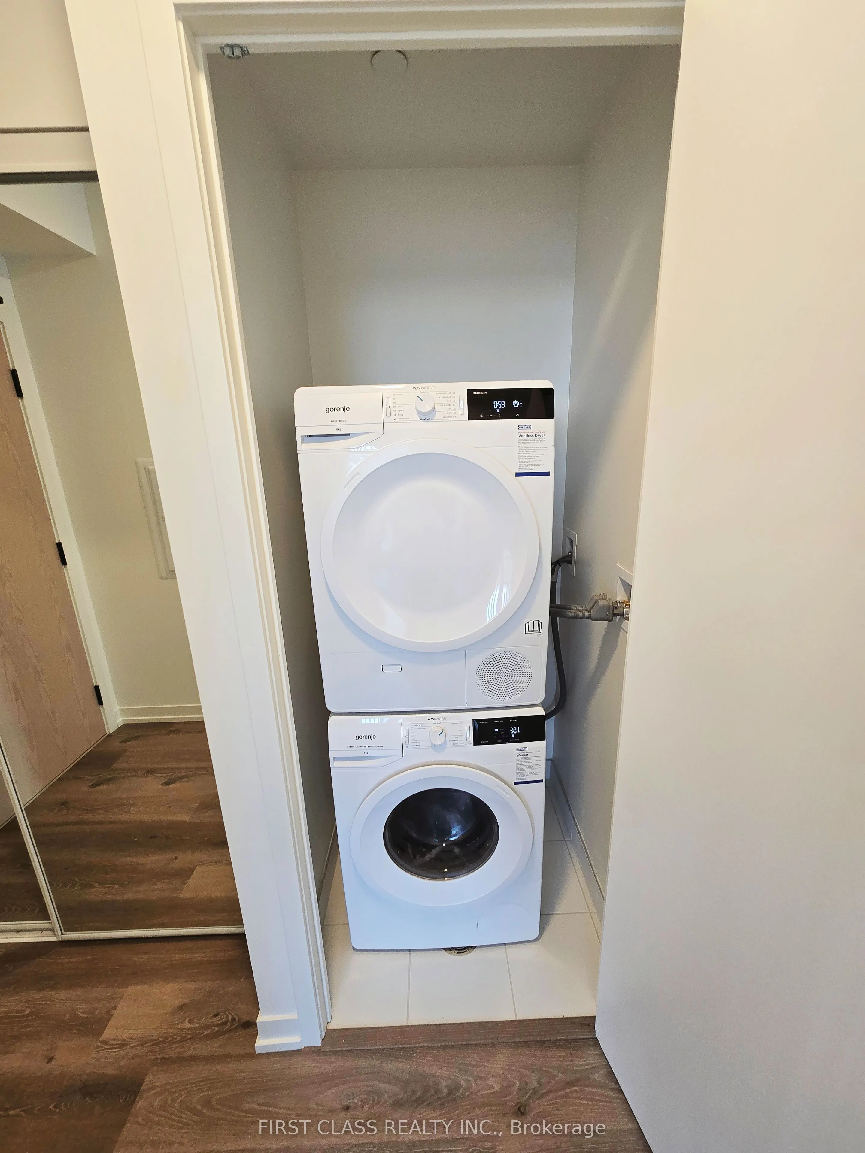 28 interchange Way, #3003