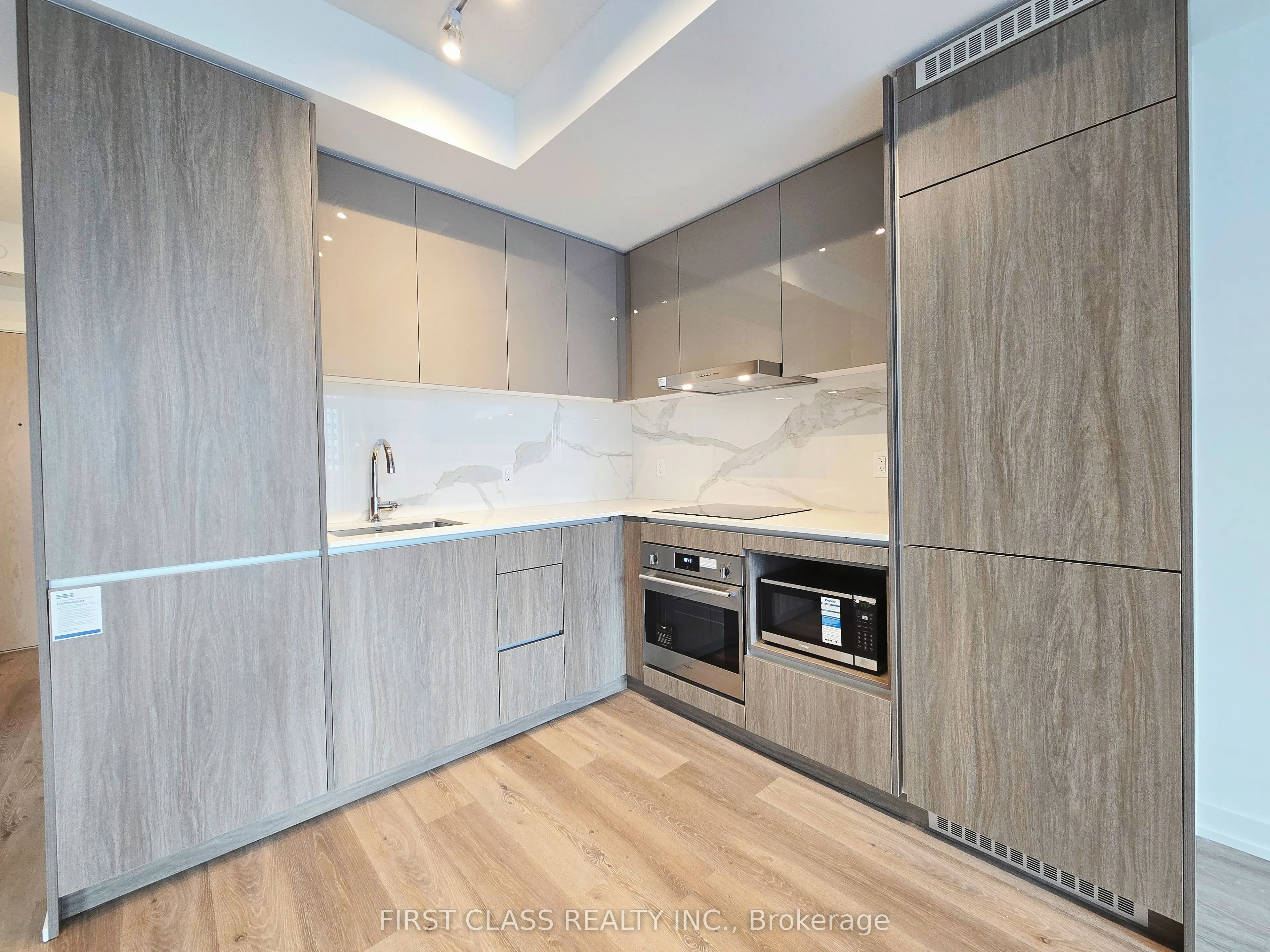 28 interchange Way, #3003