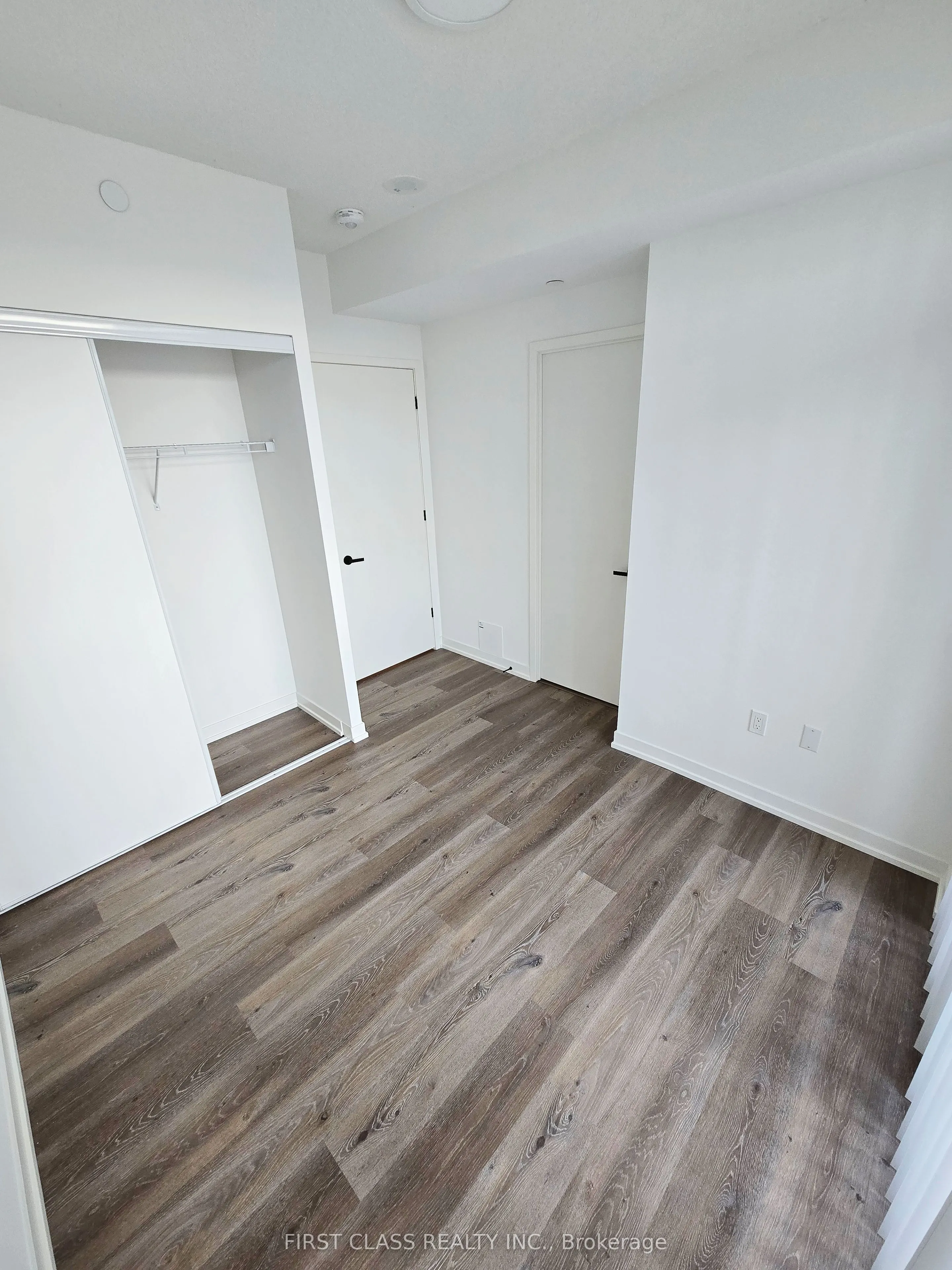 28 interchange Way, #3003