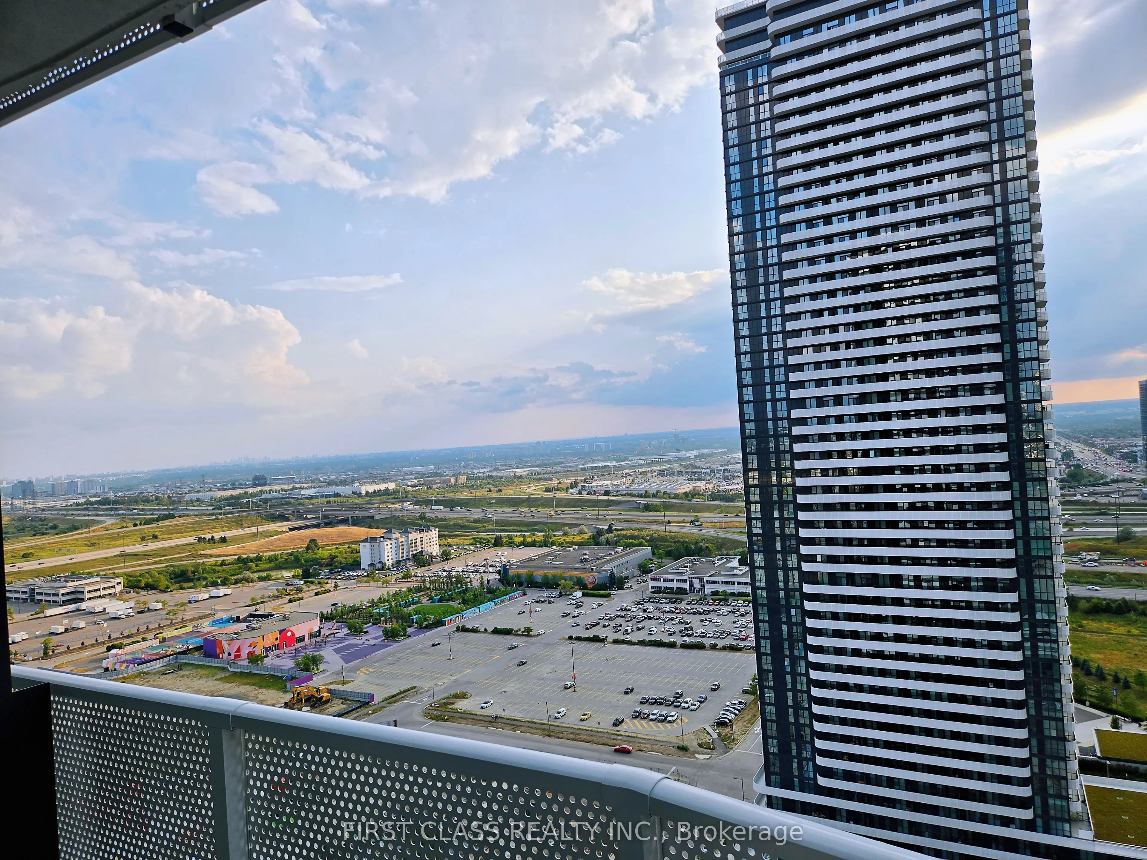 28 interchange Way, #3003