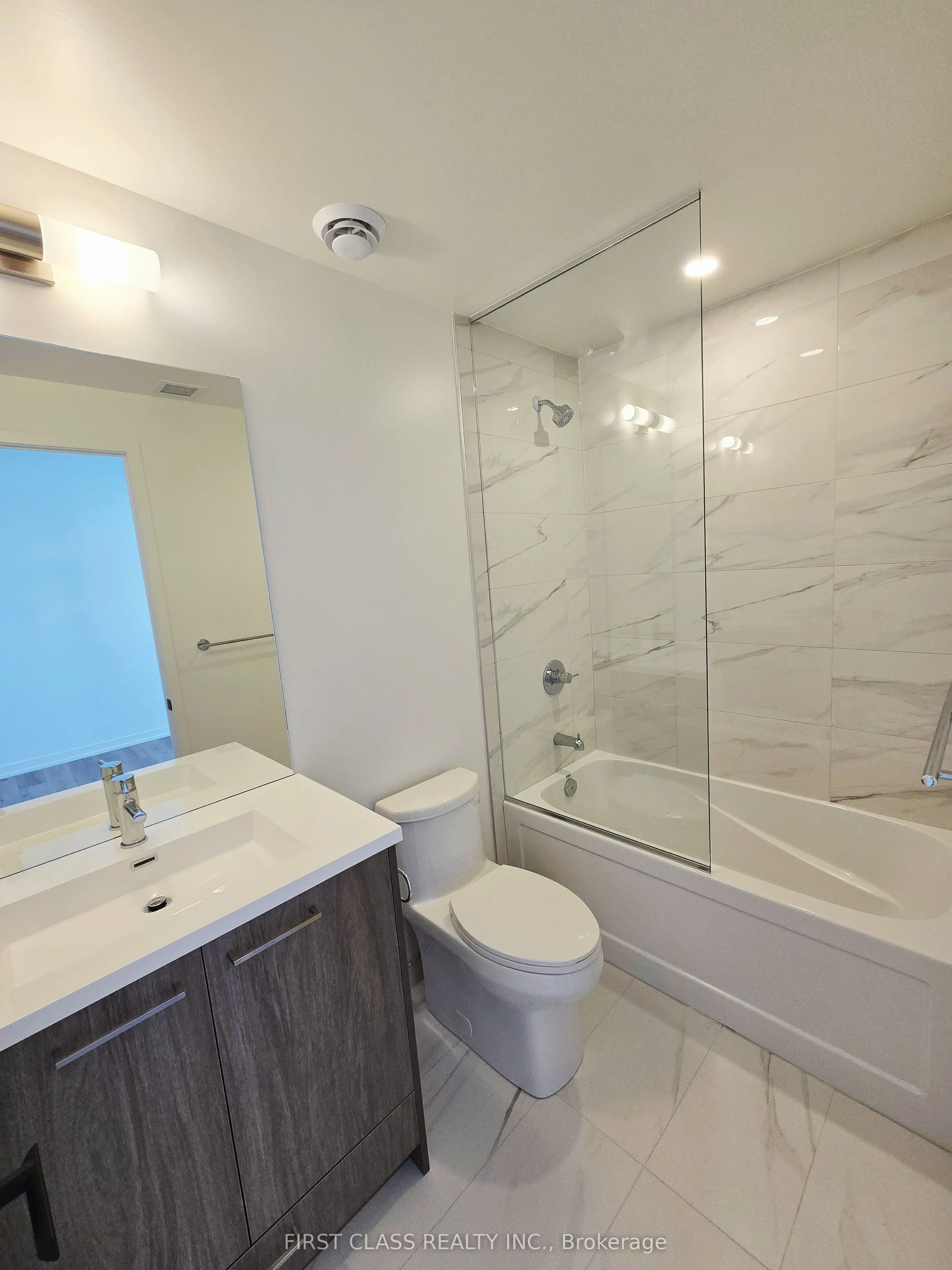 28 interchange Way, #3003