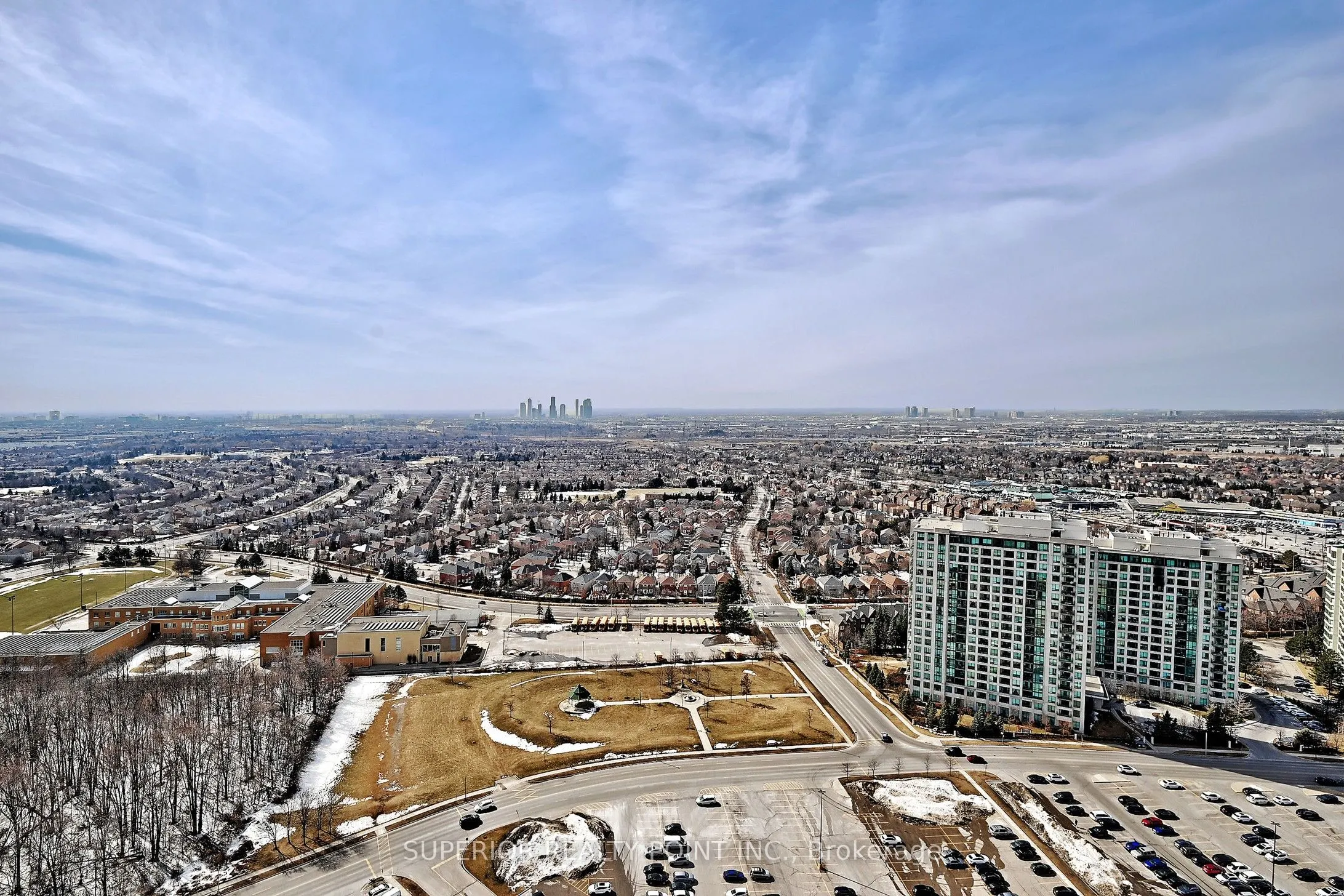 50 Upper Mall Way, #PH05